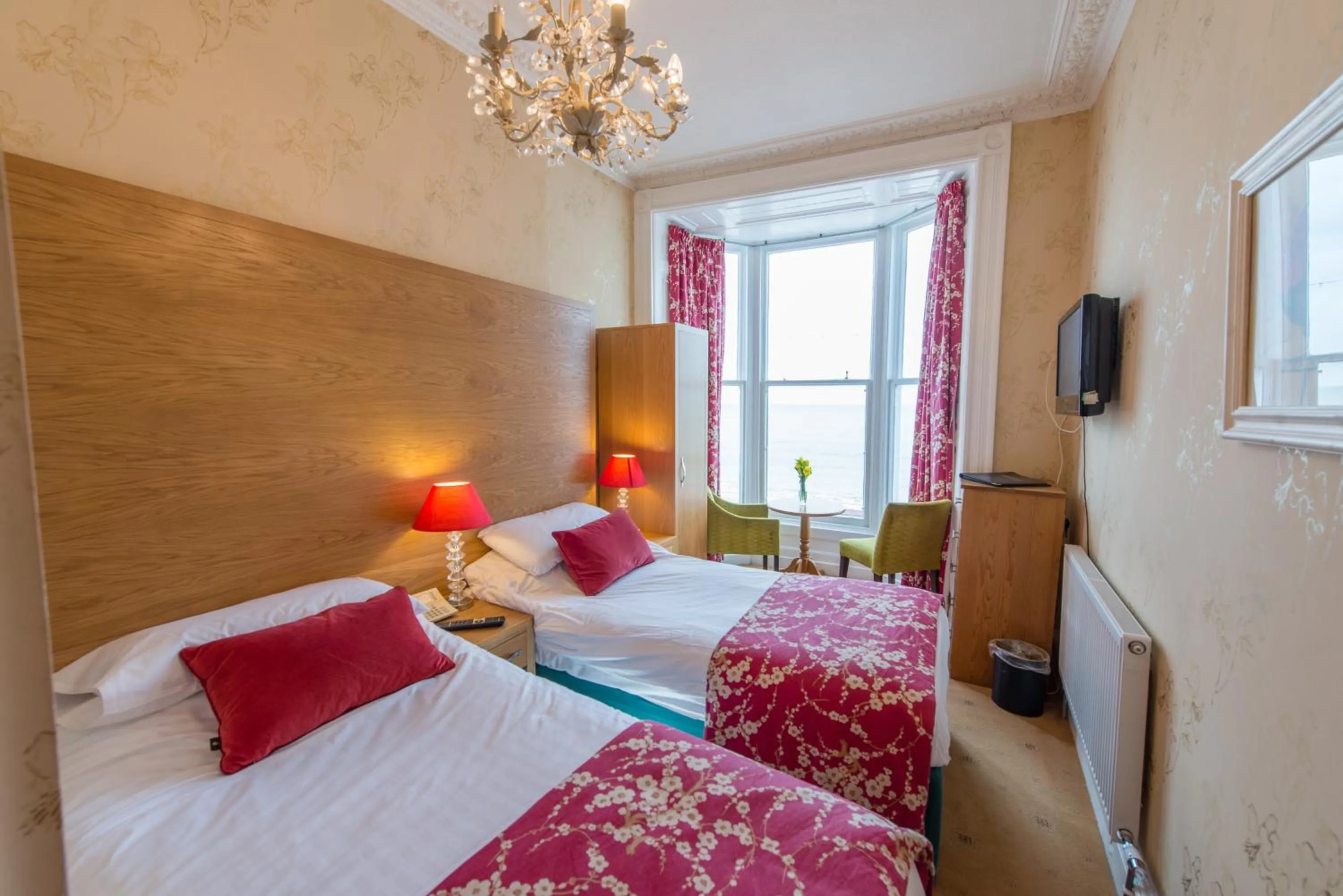 Bedroom, Bed in Gwesty'r Marine Hotel & Spa