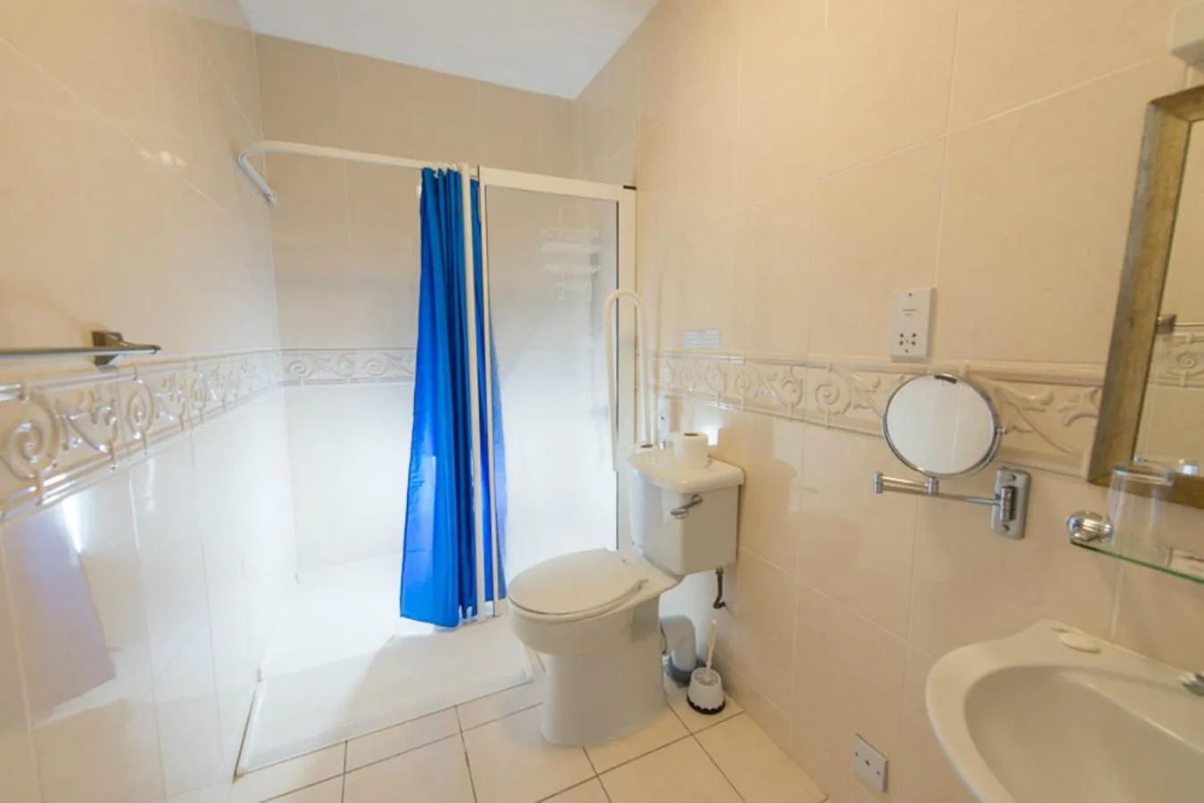 Gwesty'r Marine Hotel & Spa