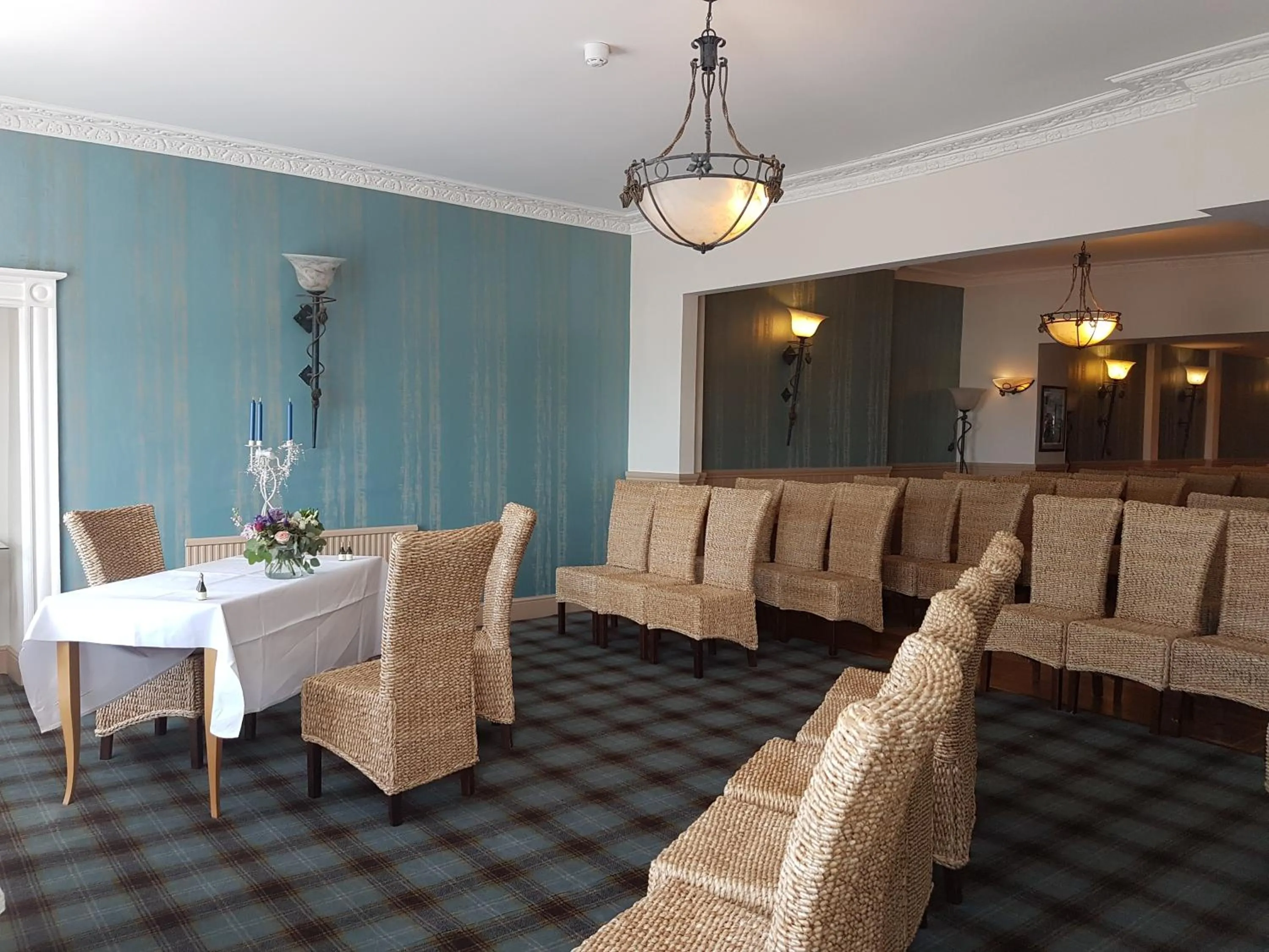 Dining area in Gwesty'r Marine Hotel & Spa