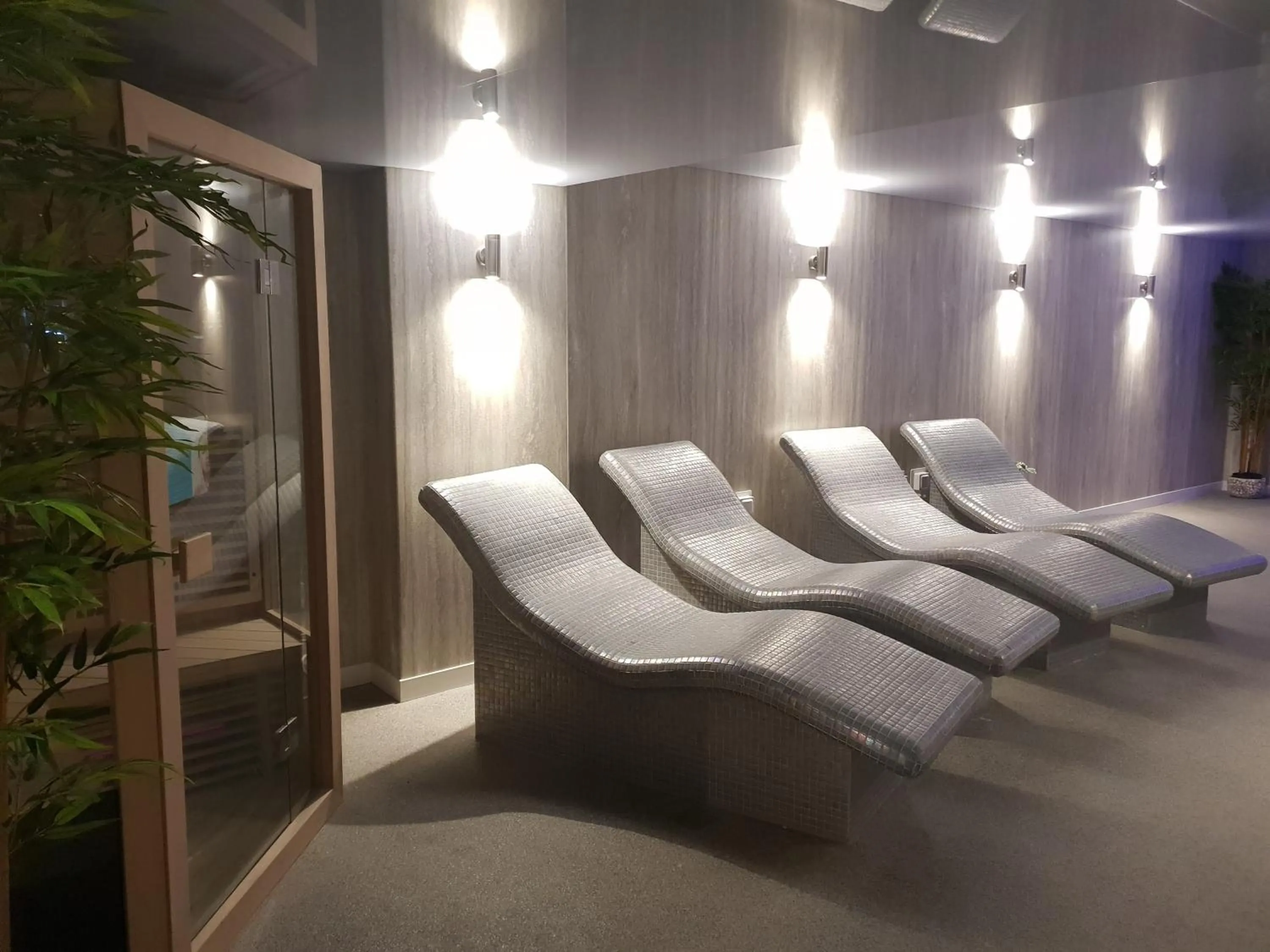 Spa and wellness centre/facilities in Gwesty'r Marine Hotel & Spa