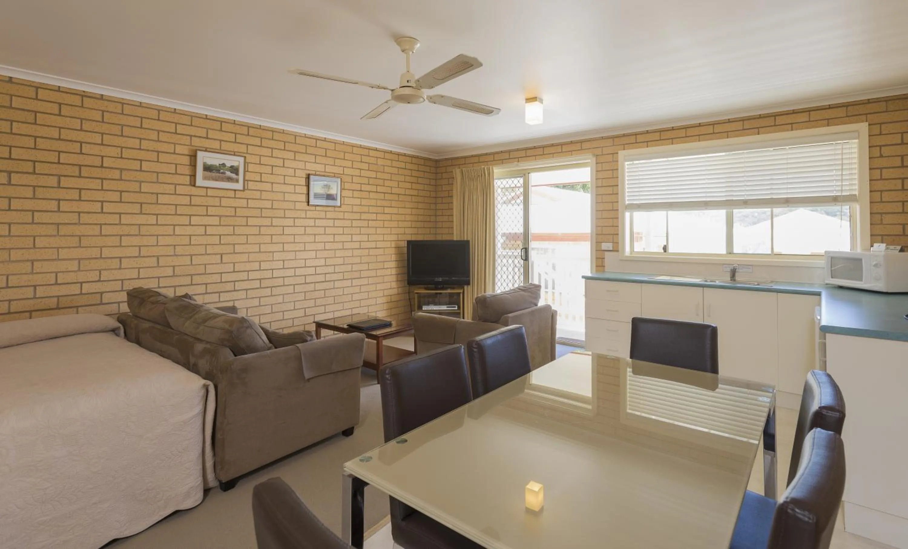 Day in Port Campbell Parkview Motel & Apartments