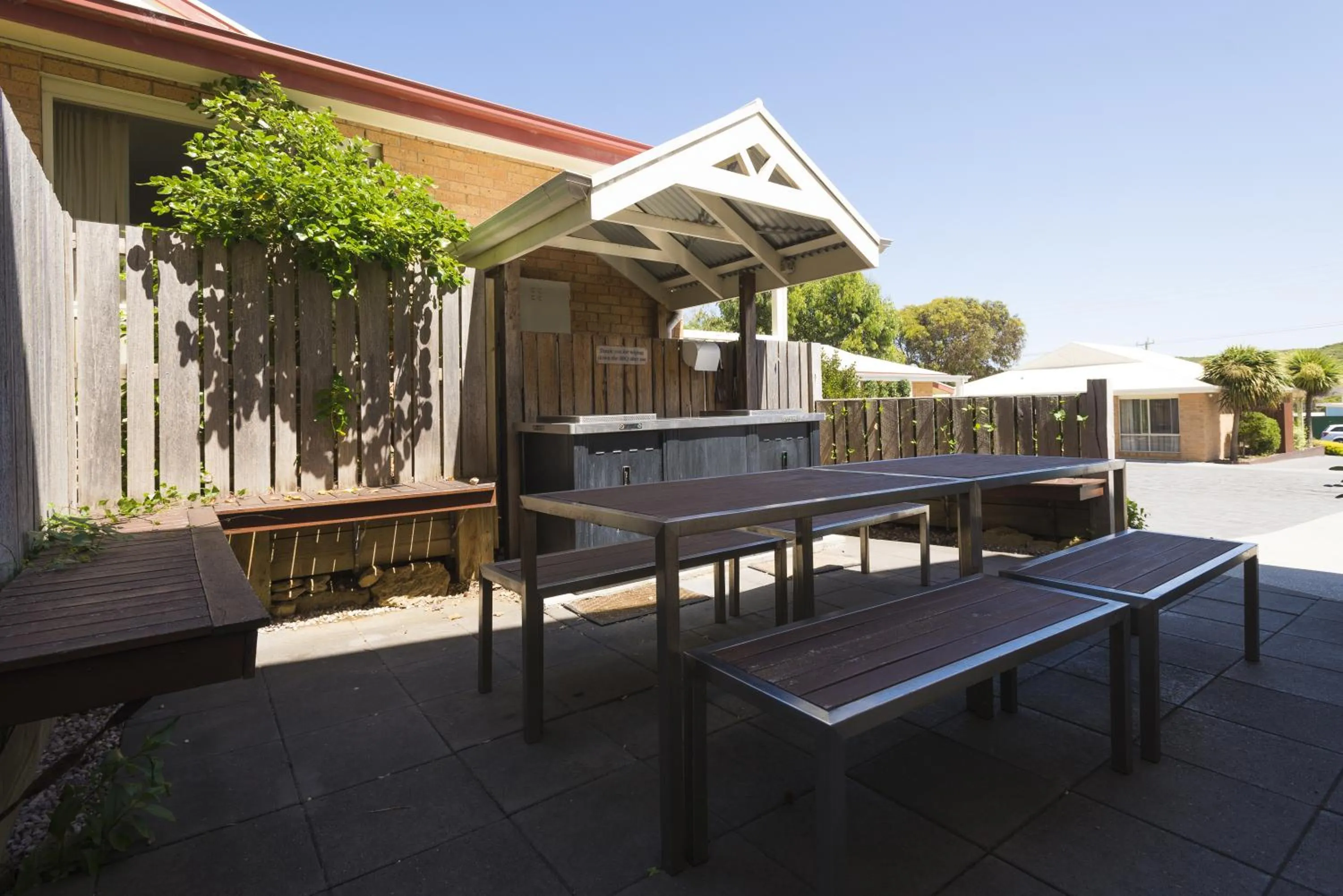 BBQ facilities in Port Campbell Parkview Motel & Apartments