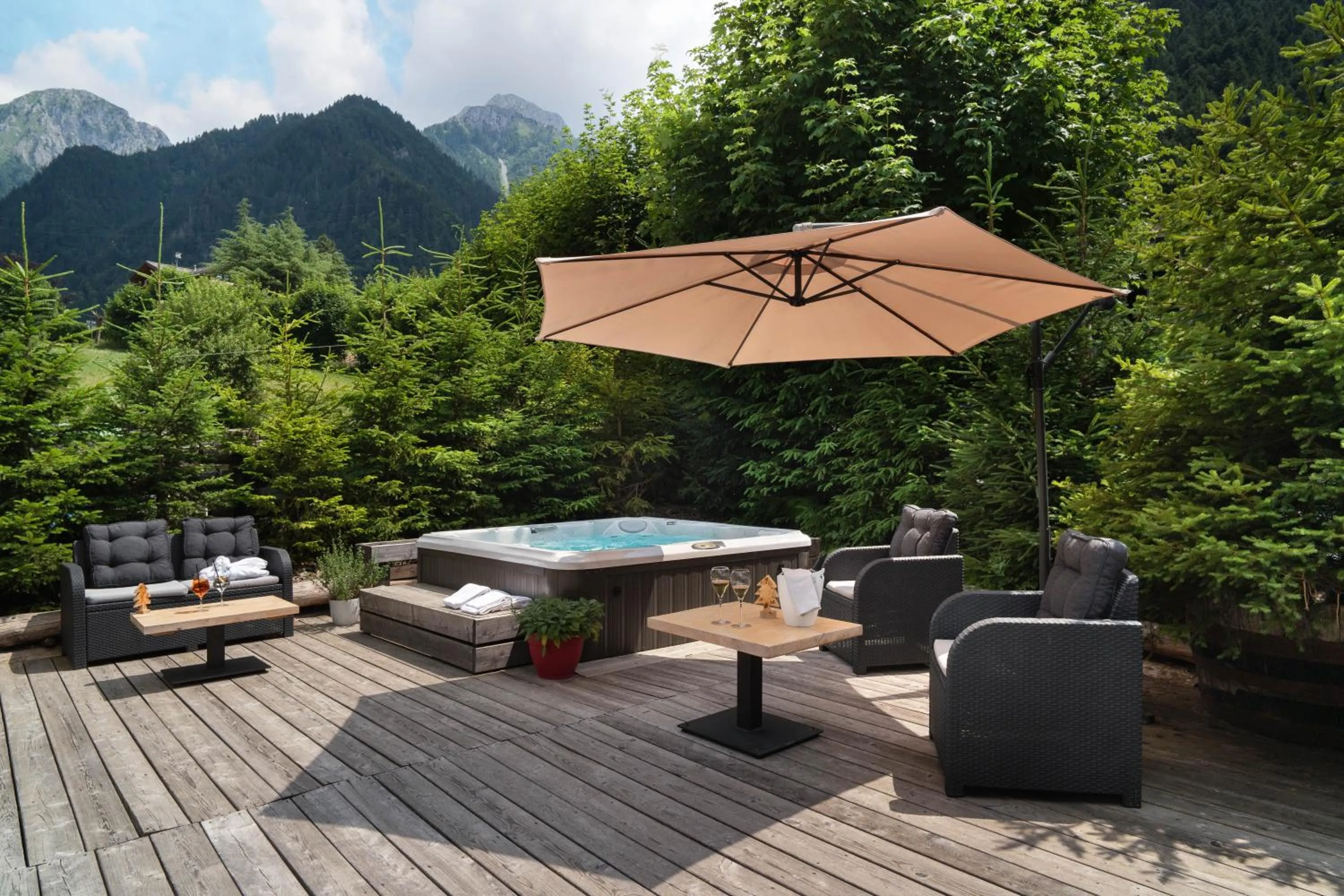 Swimming pool in Alpen Chalet - Charme Mountain Hotel -