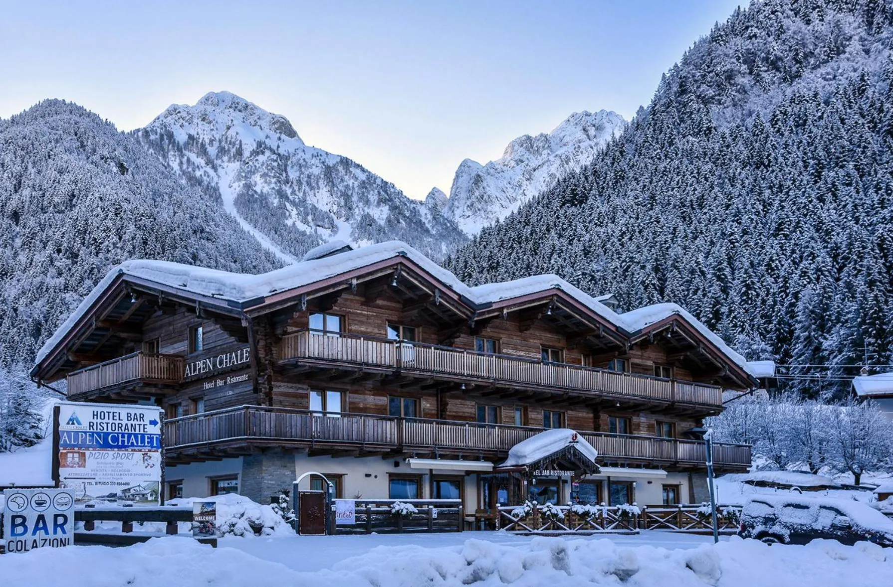 Property building in Alpen Chalet - Charme Mountain Hotel -