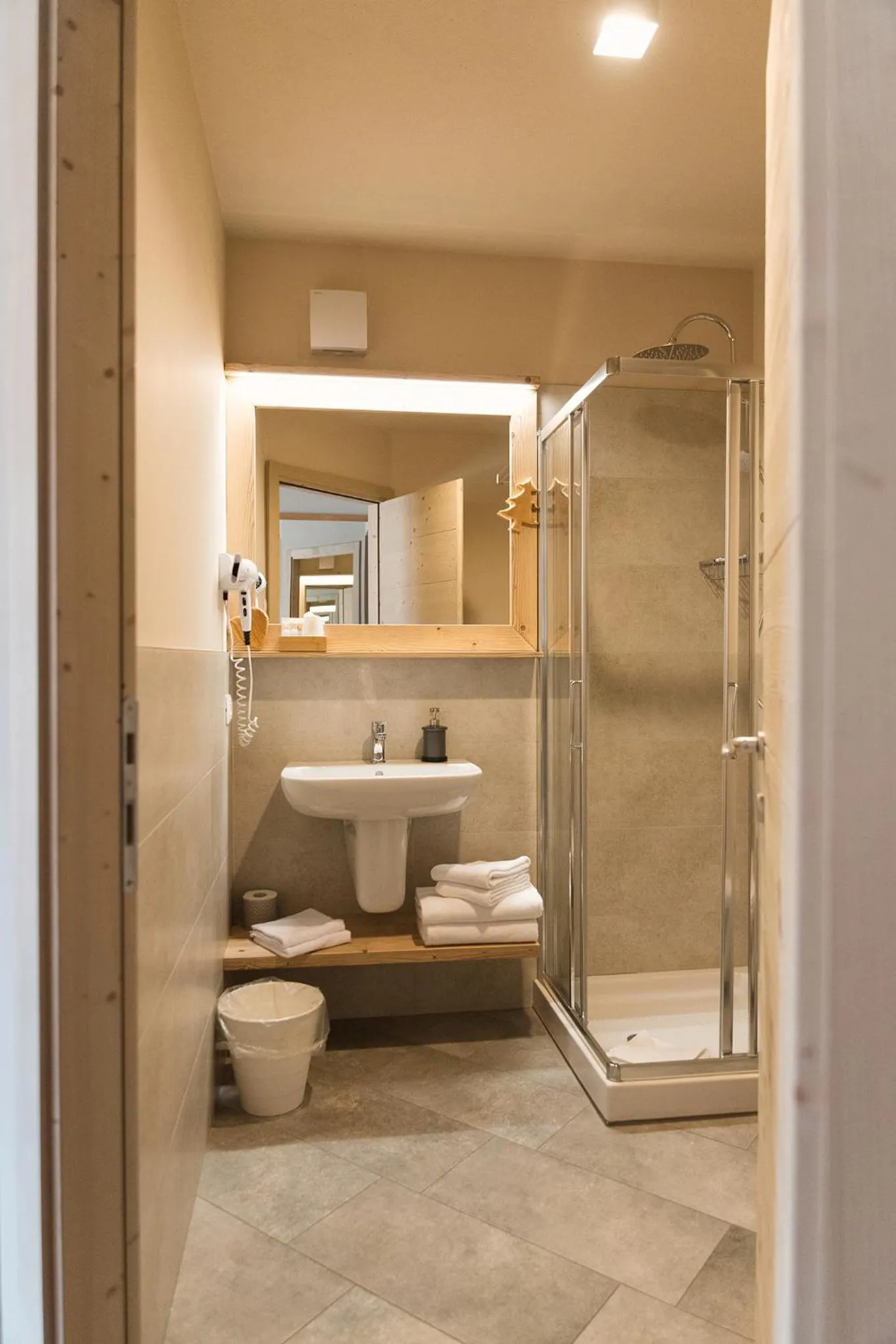 Shower in Alpen Chalet - Charme Mountain Hotel -