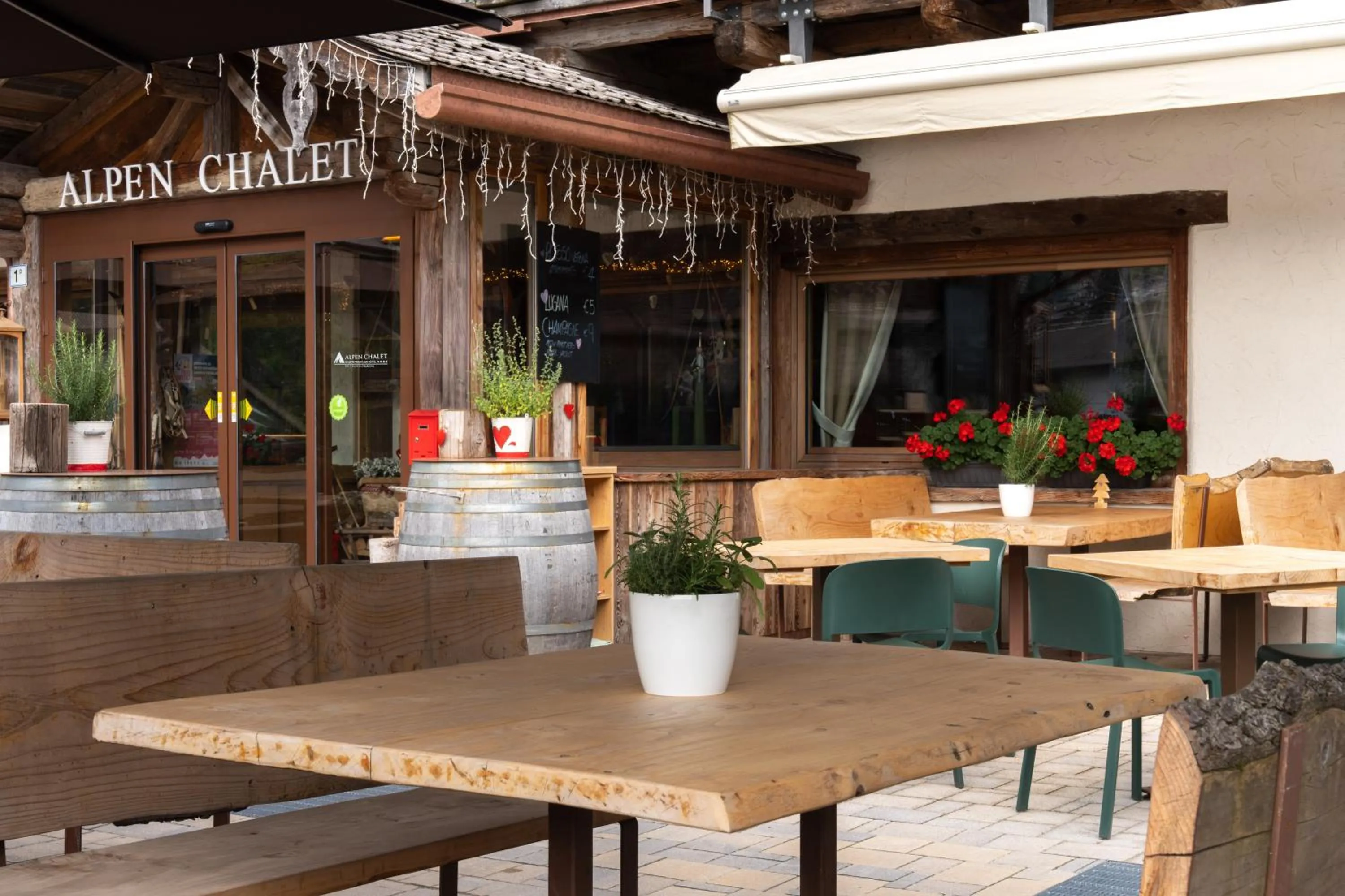 Restaurant/places to eat in Alpen Chalet - Charme Mountain Hotel -