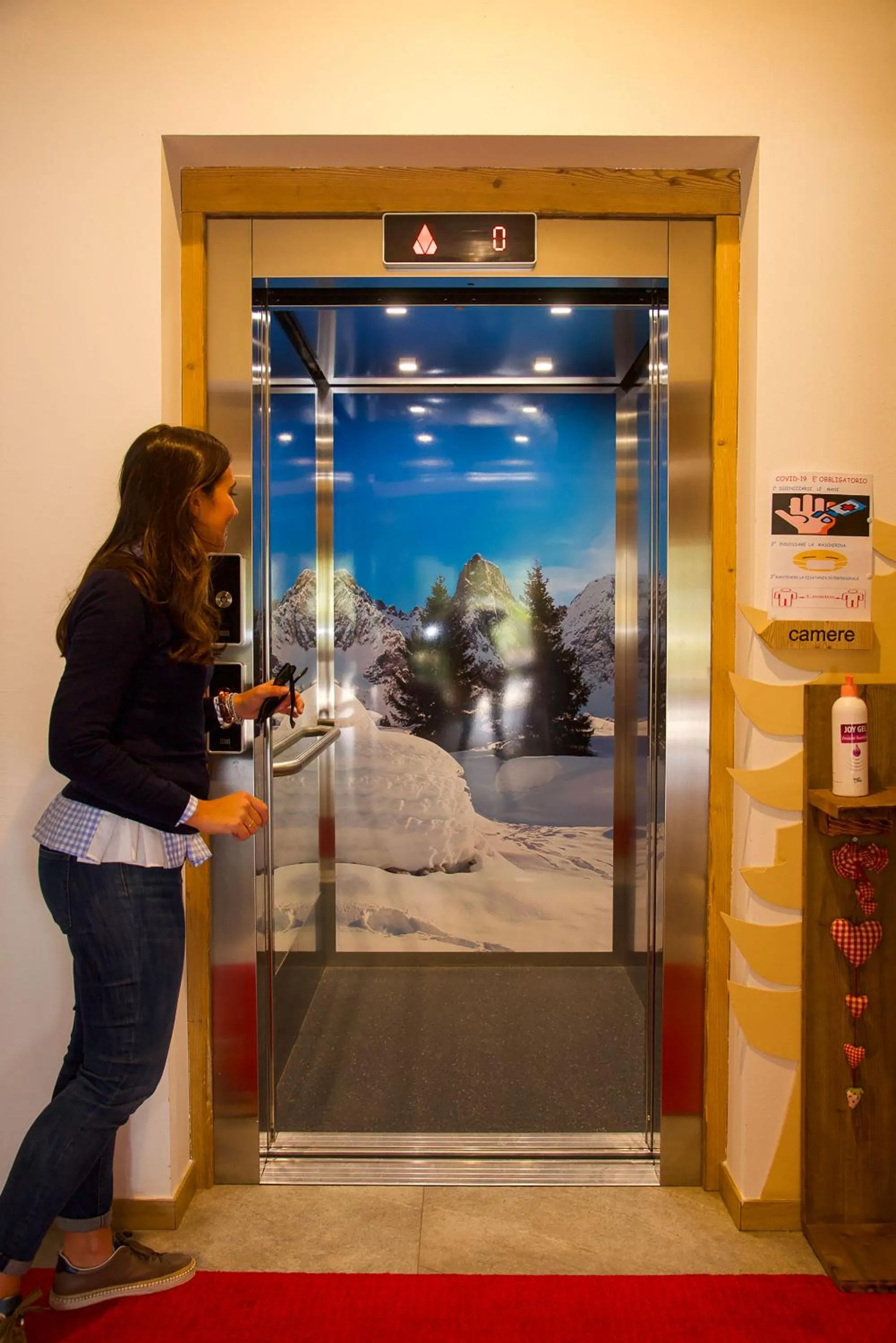 Lobby or reception in Alpen Chalet - Charme Mountain Hotel -