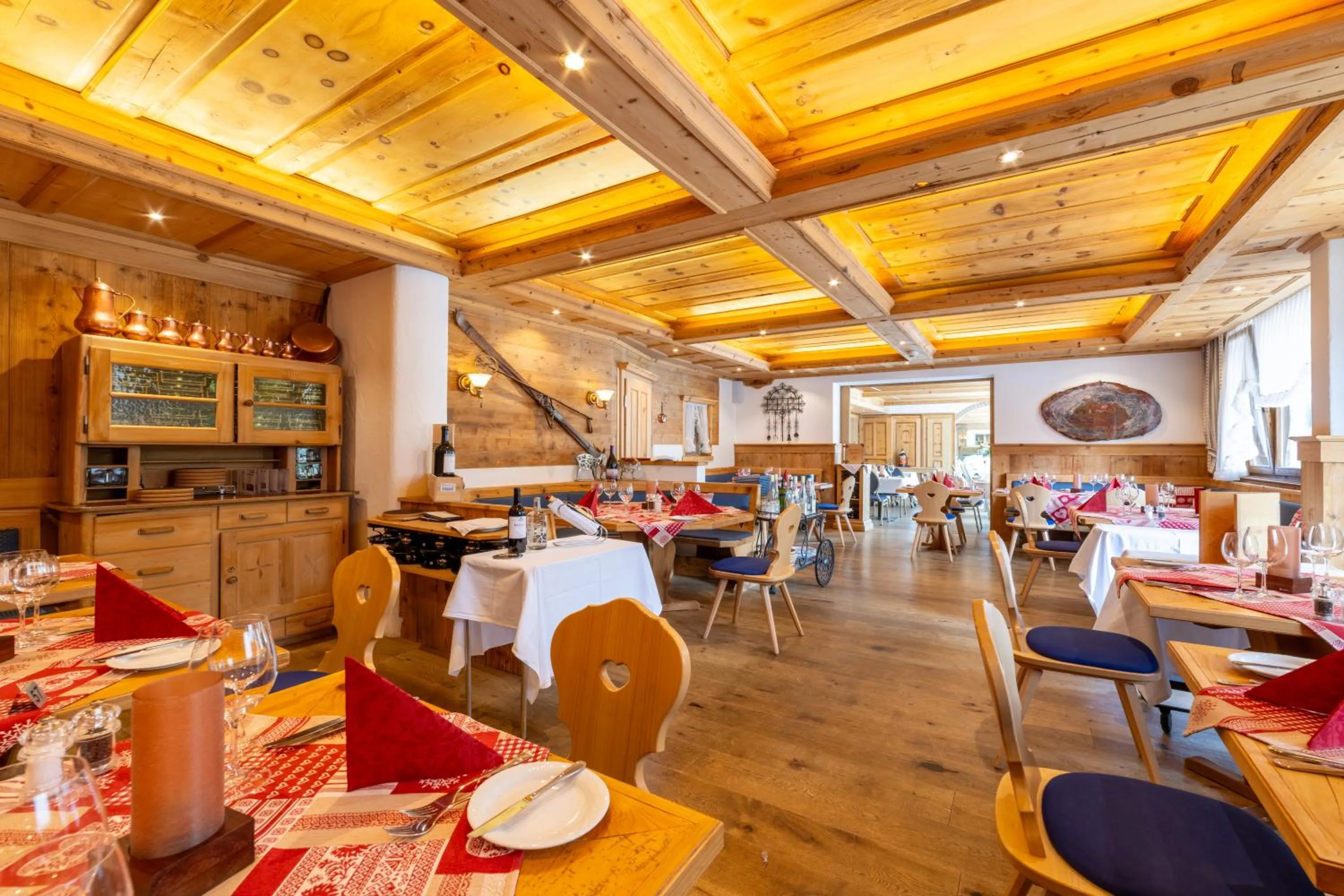 Restaurant/places to eat in Turmhotel Victoria Davos