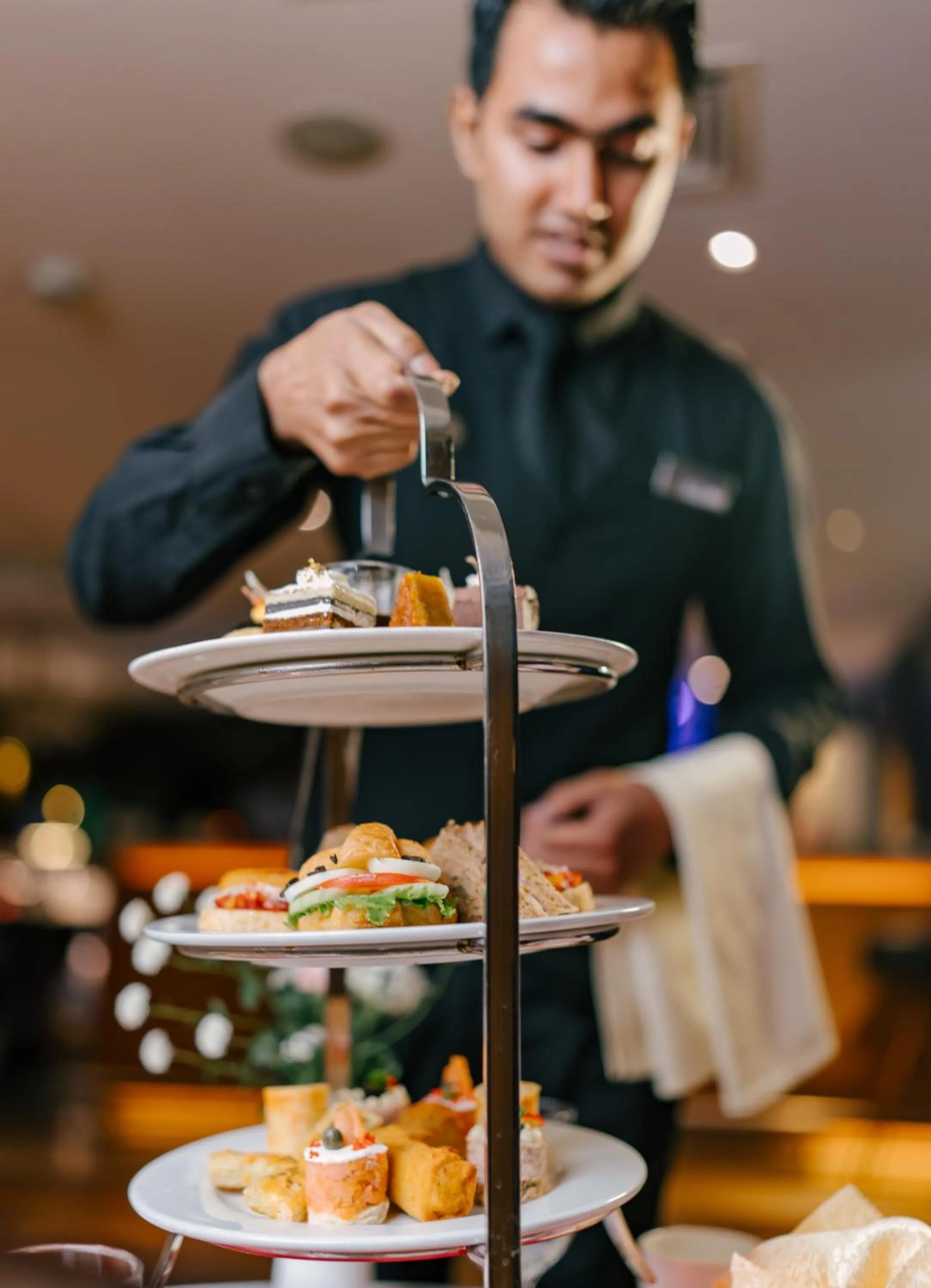 Restaurant/places to eat in The Peninsula Chittagong Limited