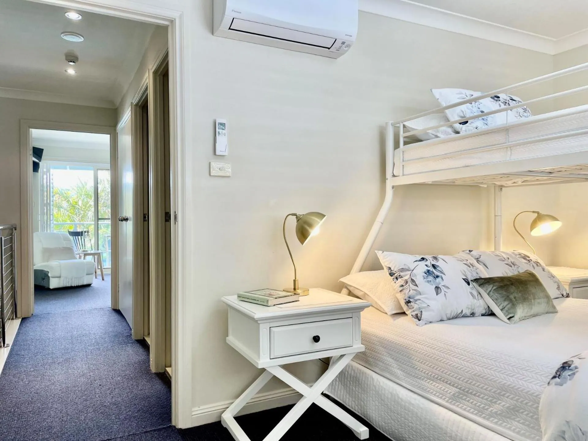 Bed in Oaks Pacific Blue 349 fantastic pool