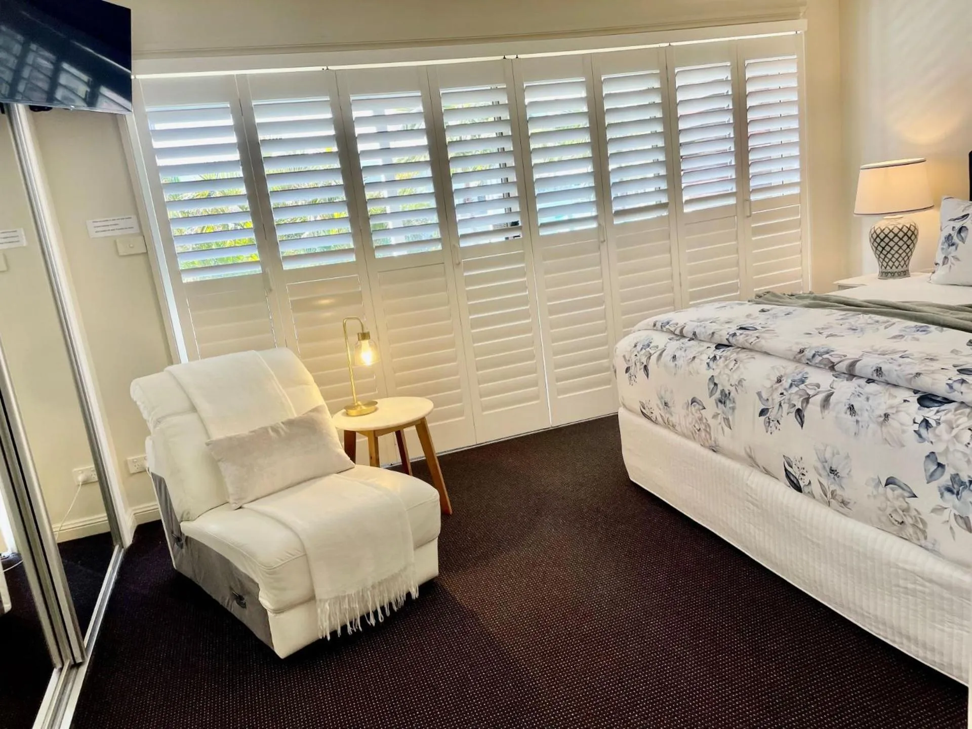 Bed in Oaks Pacific Blue 349 fantastic pool