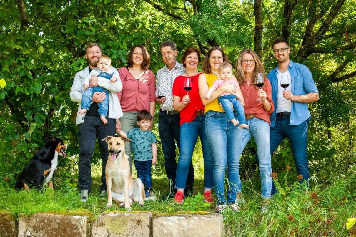 Family in Wein & Bett Weihbrecht