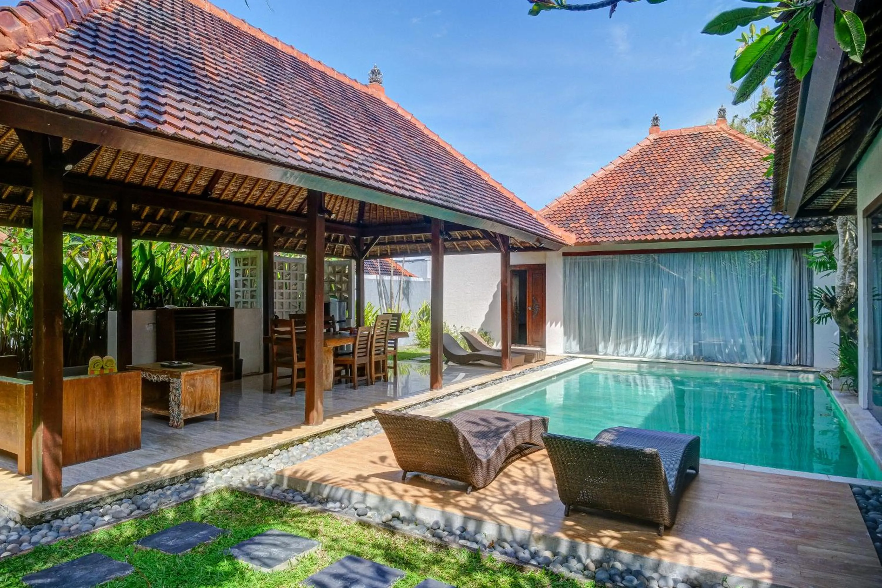 Living room in Avery Le Nixsun Villas Ungasan with Free access to Gym center by Waringin Hospitality