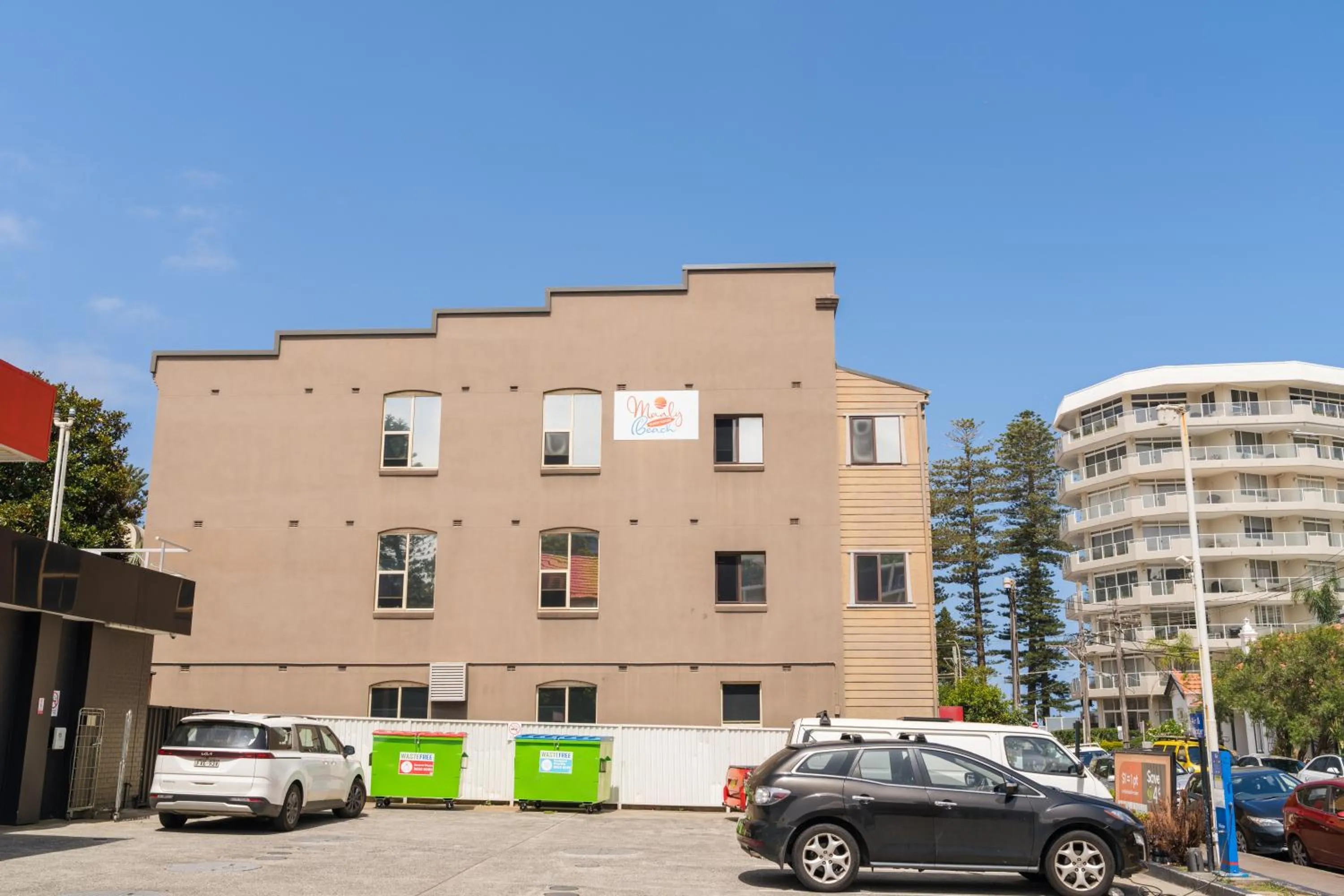 Property building in Manly Beach Guesthouse