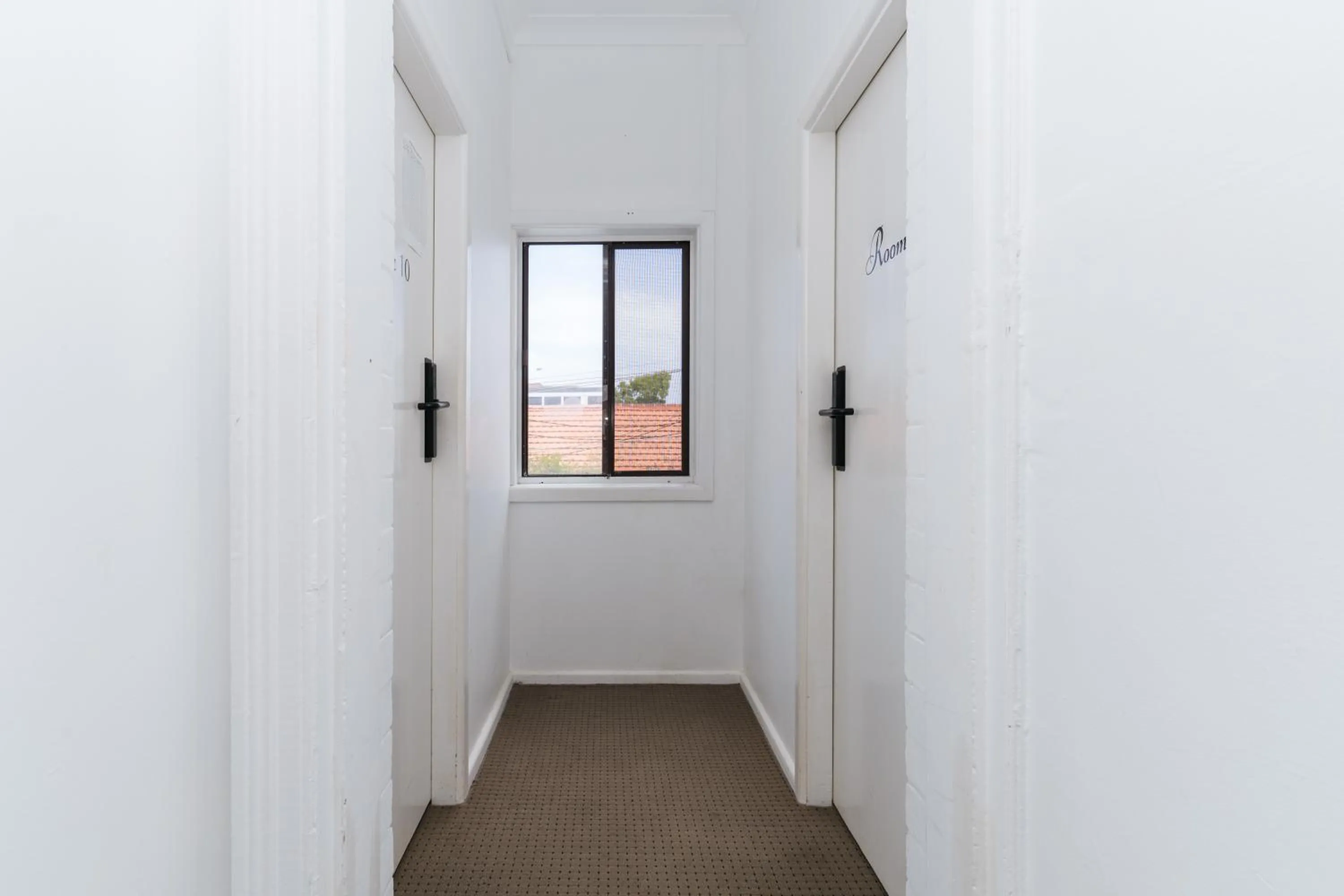 Property building in Manly Beach Guesthouse