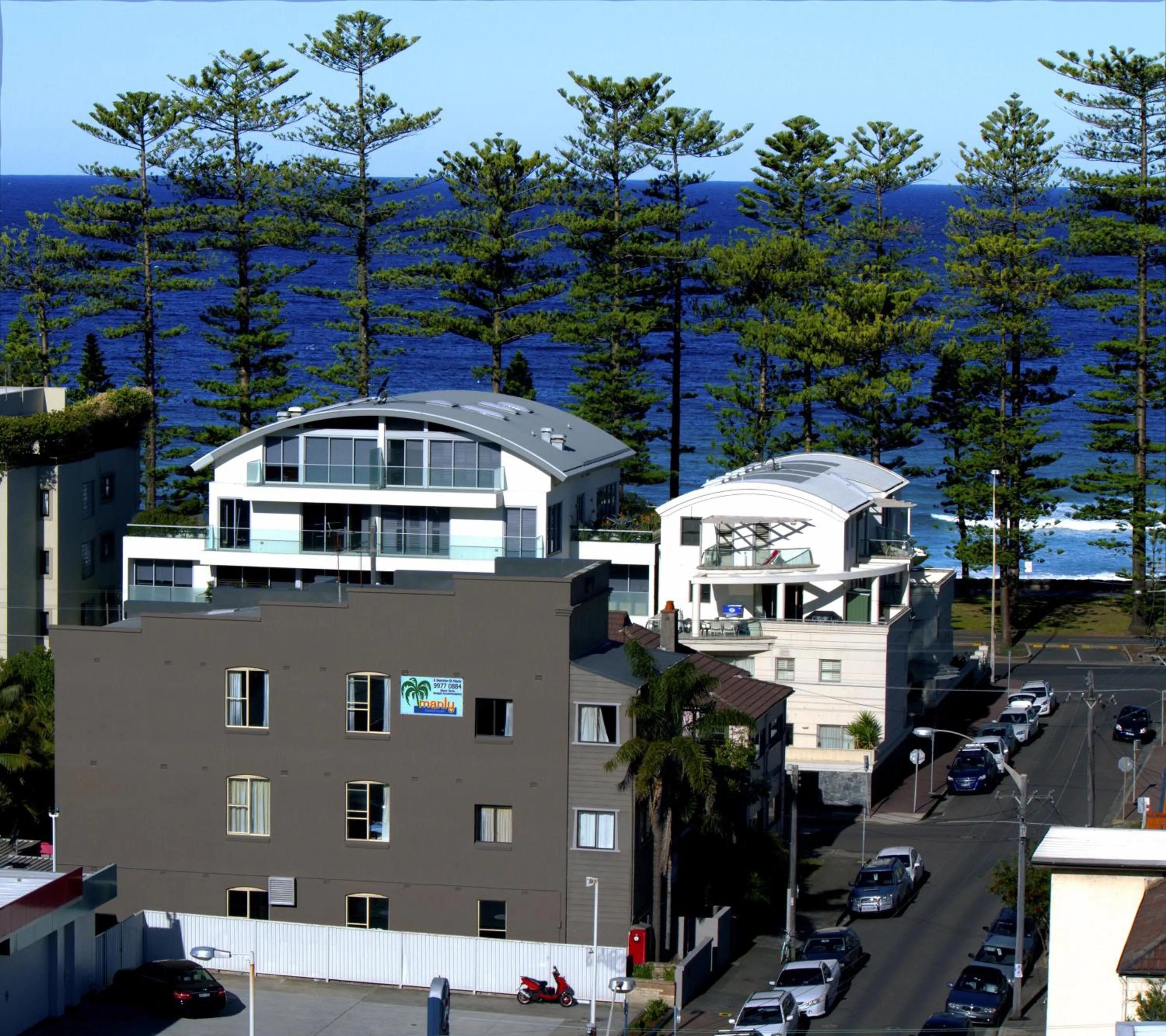 Property building in Manly Beach Guesthouse
