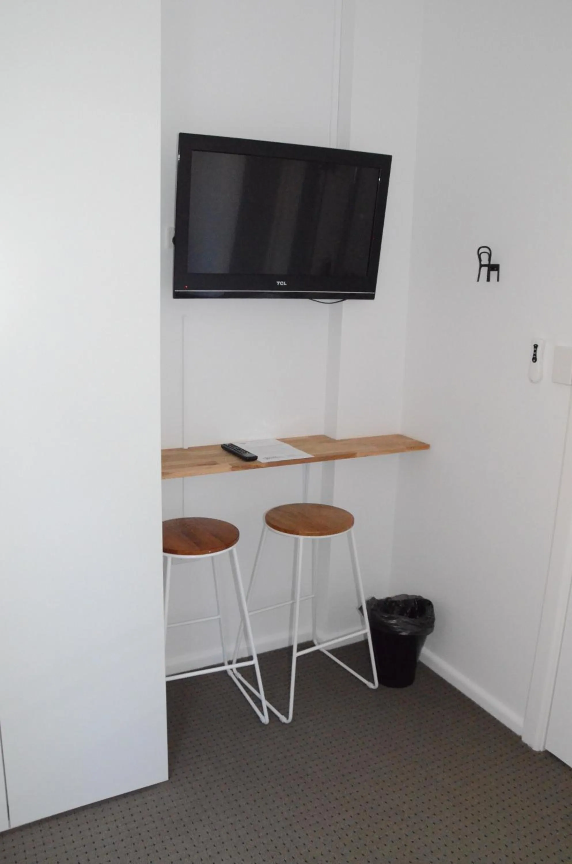 TV and multimedia in Manly Beach Guesthouse