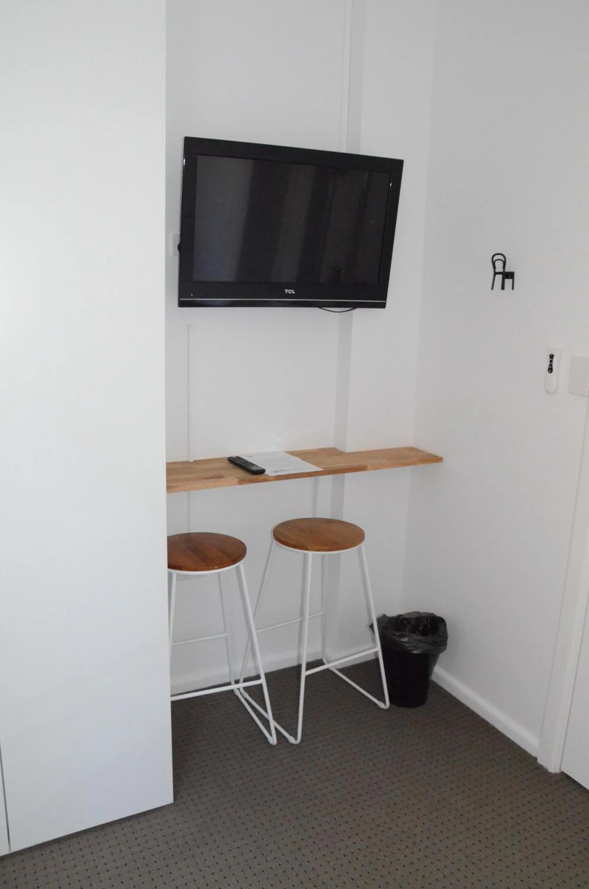 TV and multimedia in Manly Beach Guesthouse