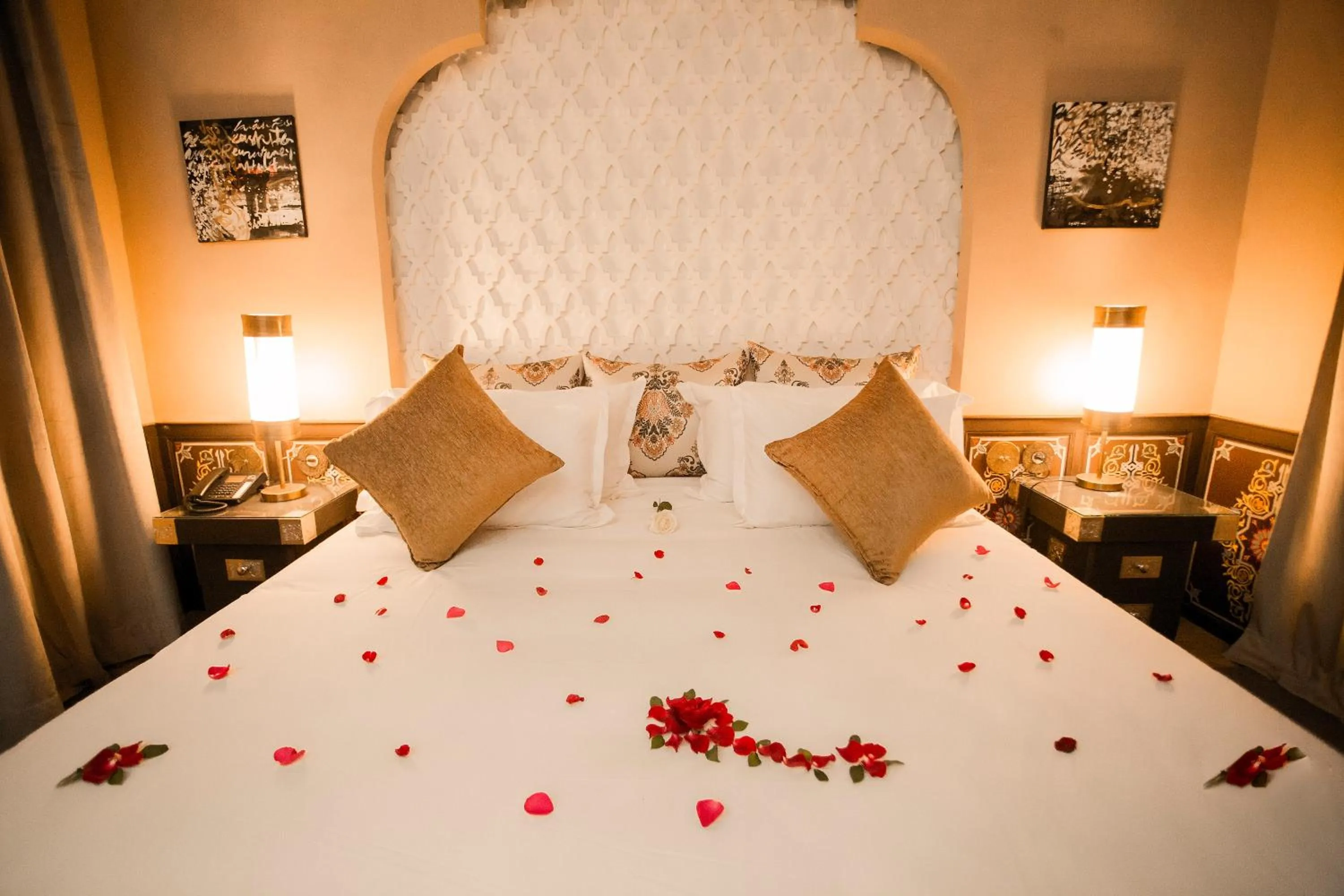 Property building, Bed in Palais Dar Si Aissa ALL-SUITES