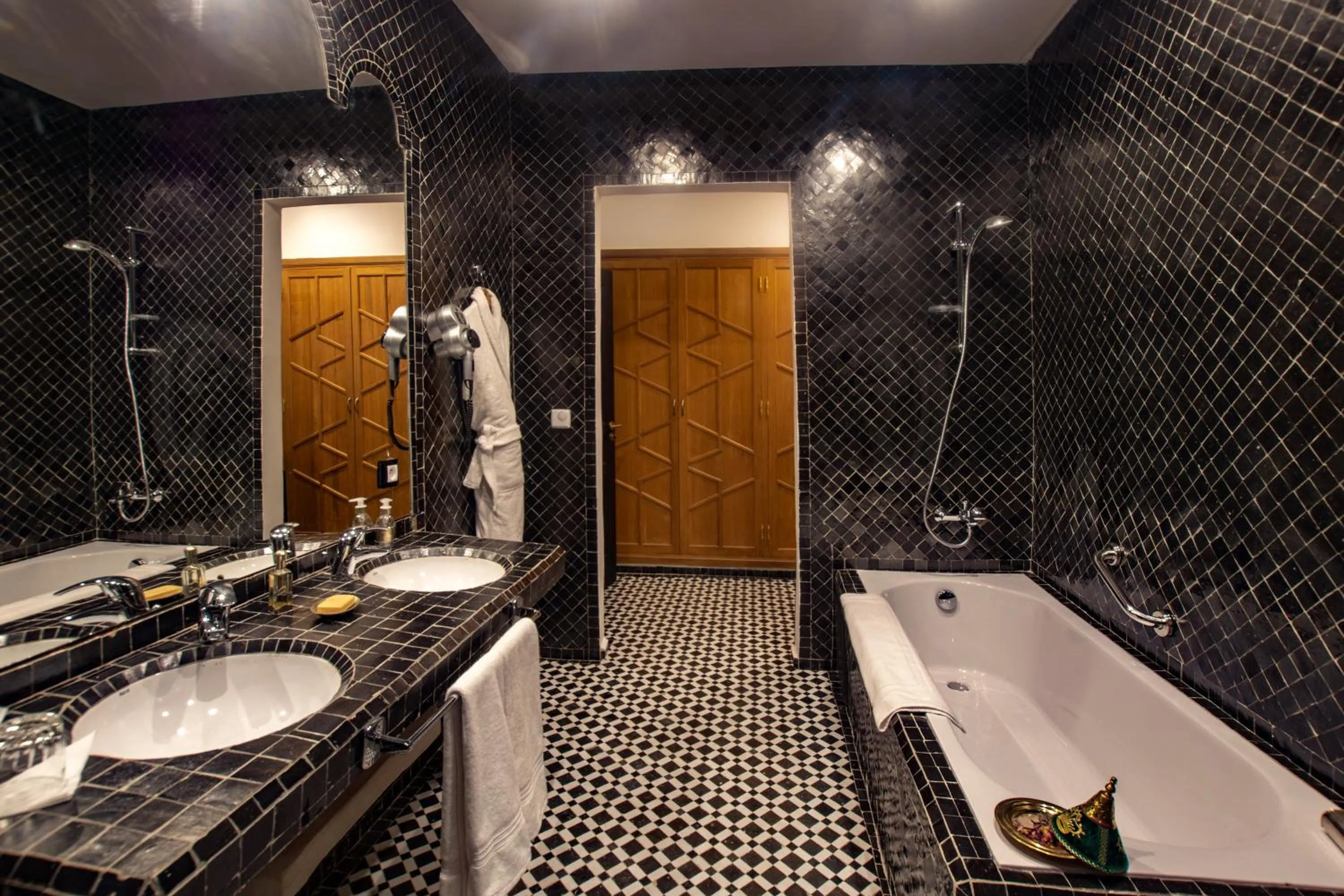 Bathroom in Palais Dar Si Aissa ALL-SUITES