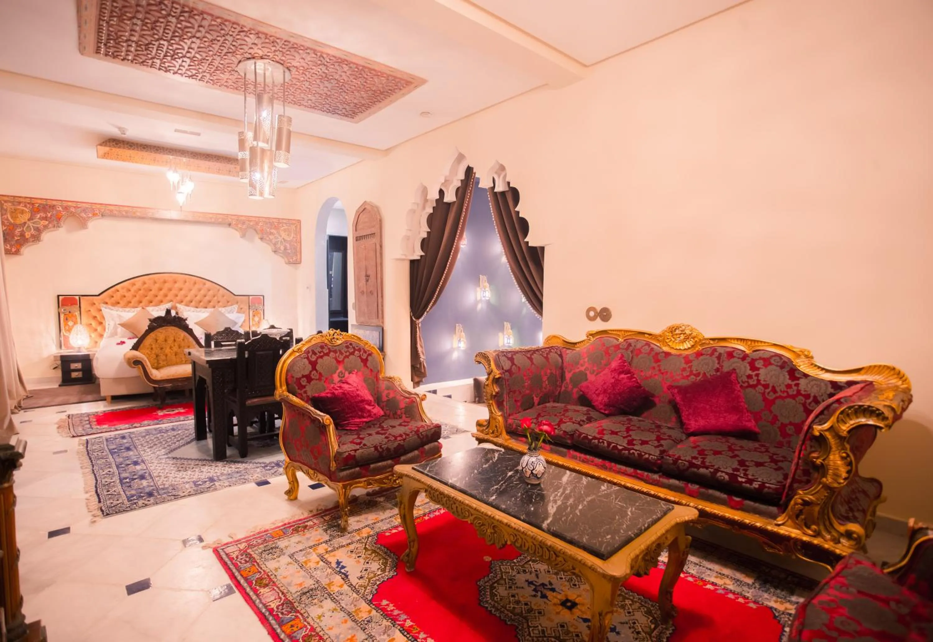 Seating area in Palais Dar Si Aissa ALL-SUITES