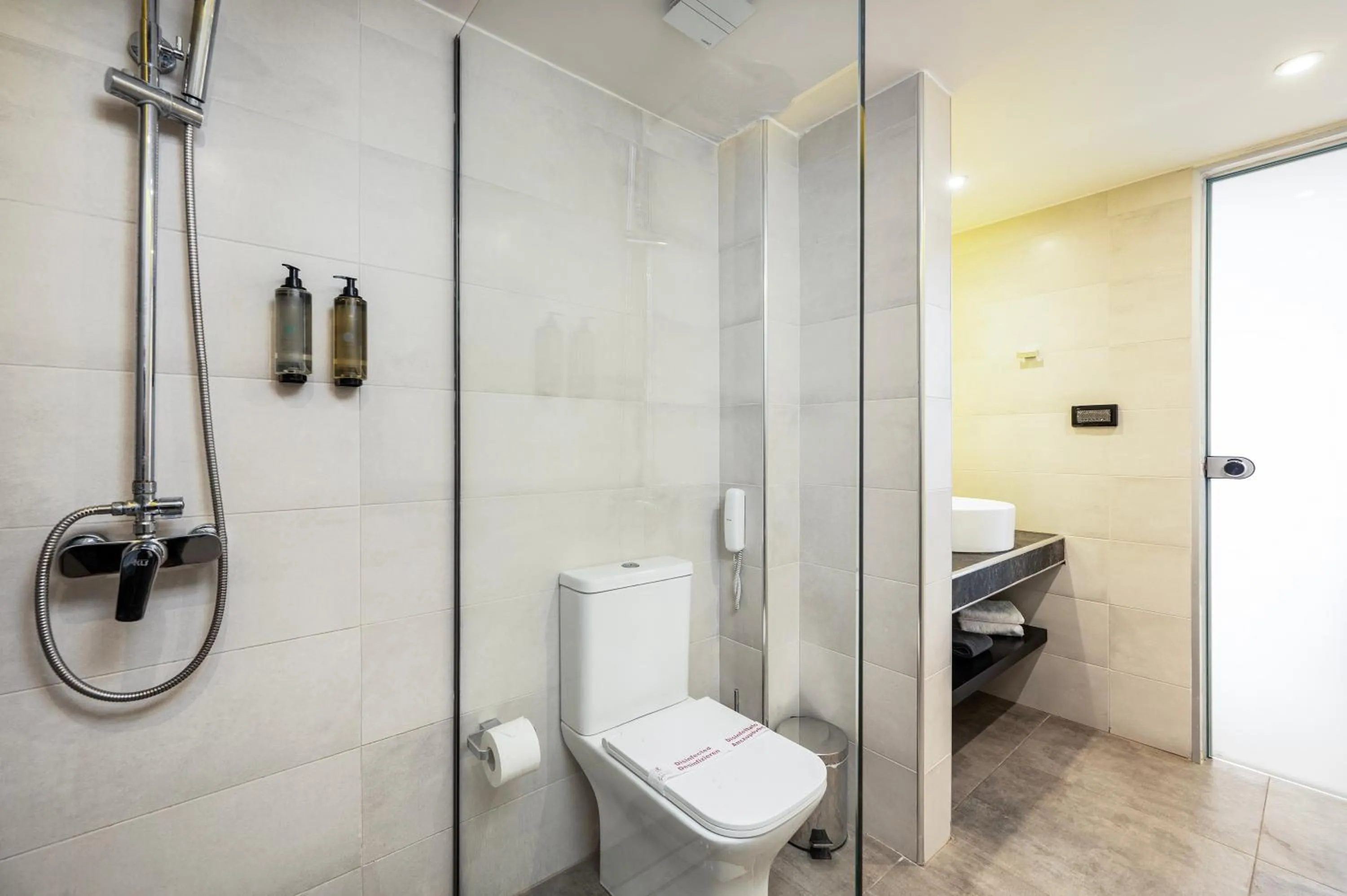 Bathroom in Athina Palace Resort & Spa