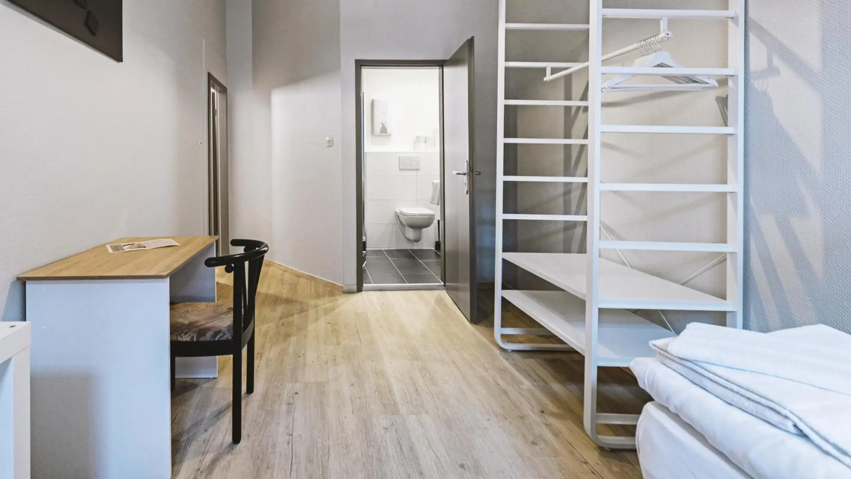 Single Room with Private Bathroom - single occupancy in Hotel Schwaferts Single Room with Private Bathroom - single occupancy in Hotel Schwaferts