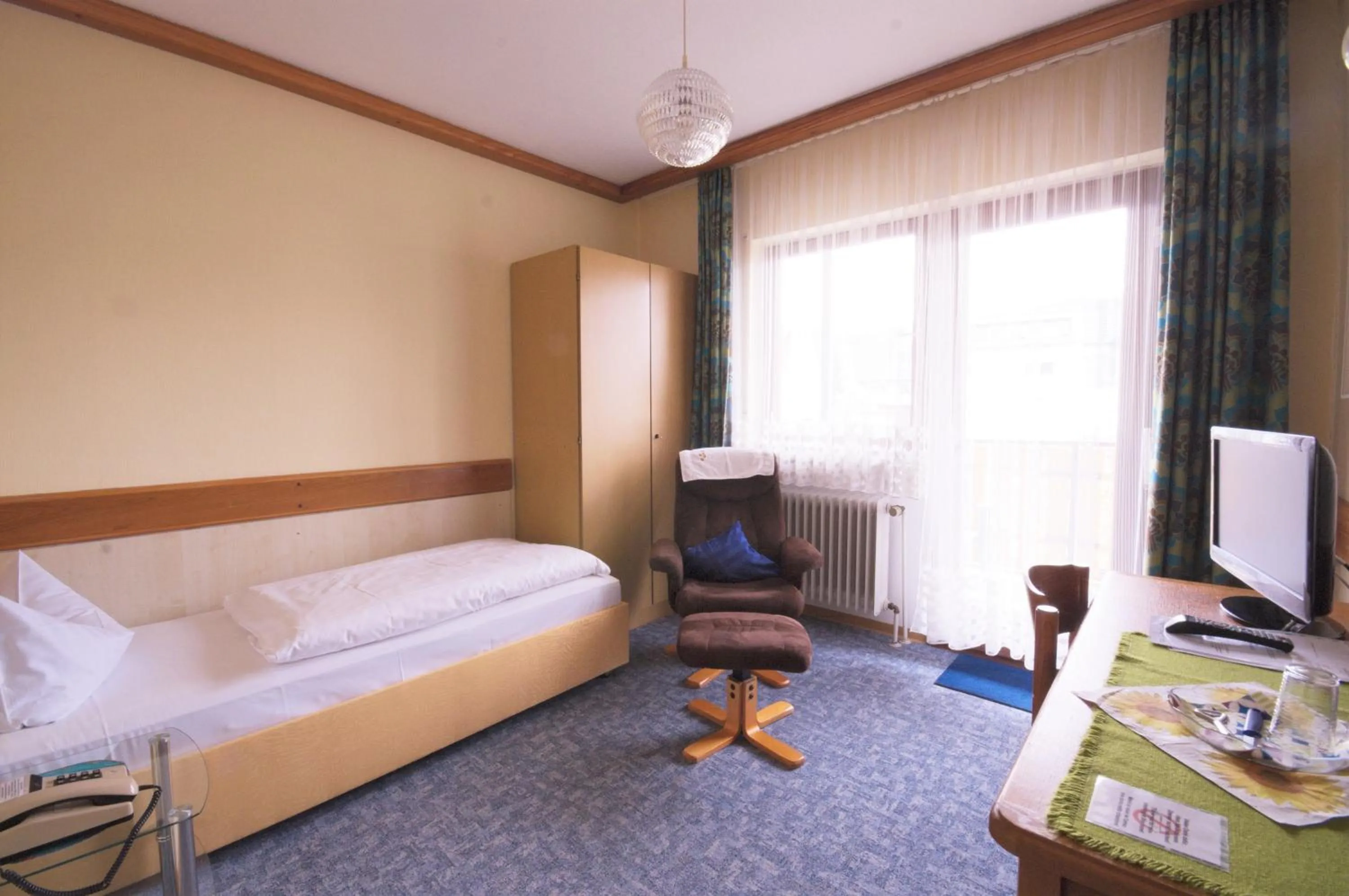 Day, Bed in Hotel Weidenau