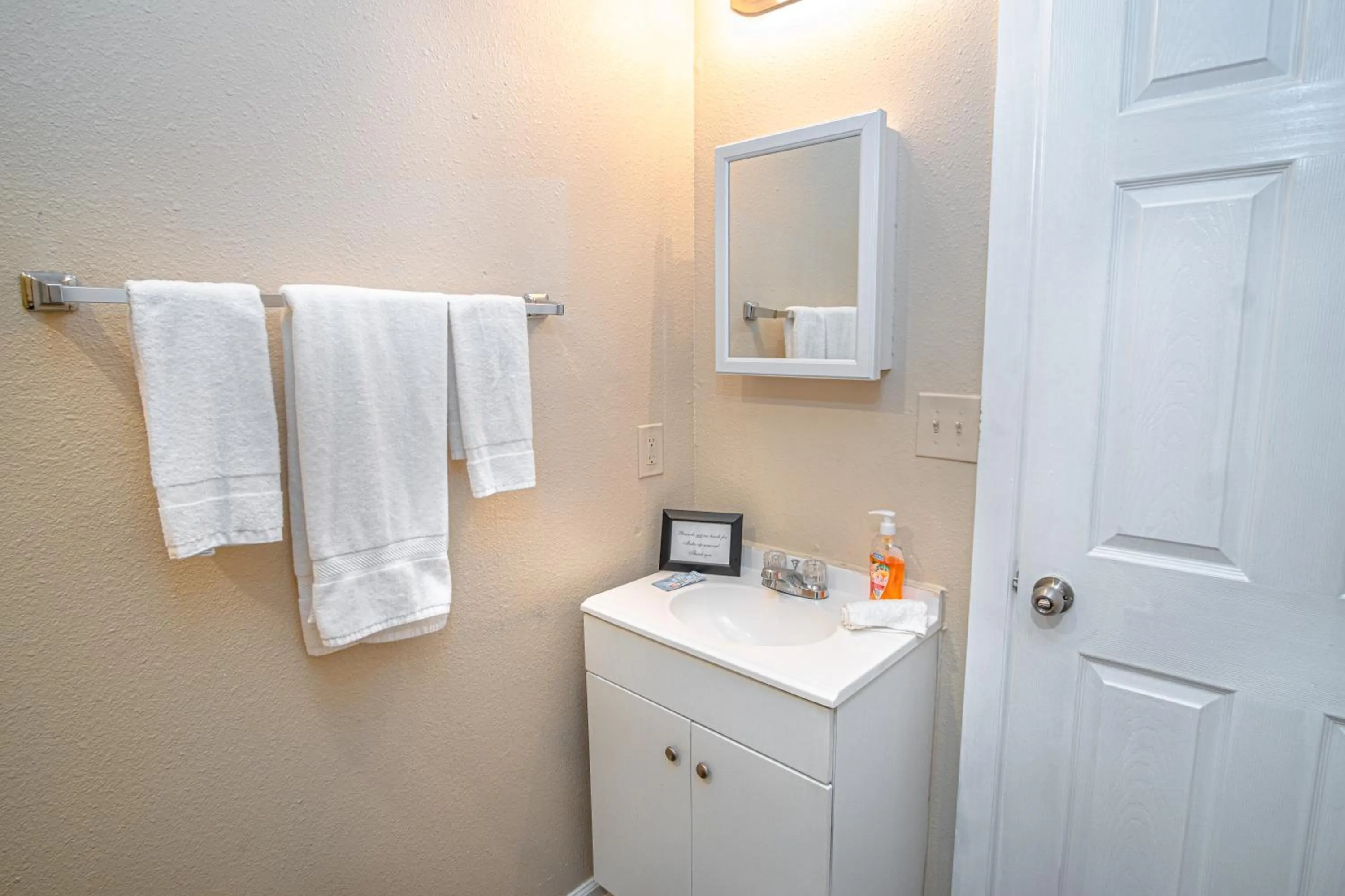 Bathroom in Houston St Guest house near Downtown/Military base