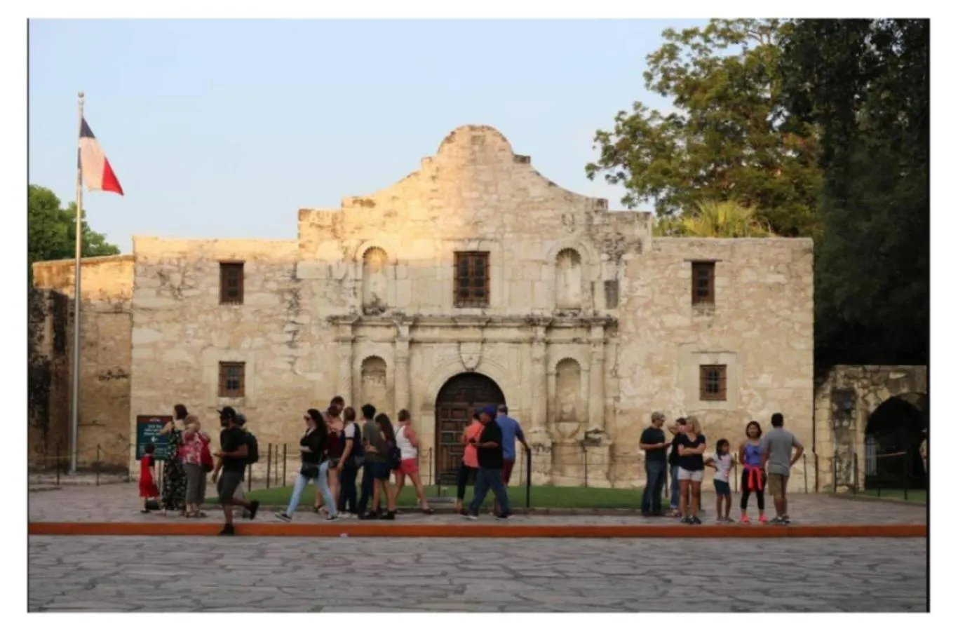 Entertainment in Houston St Guest house near Downtown/Military base