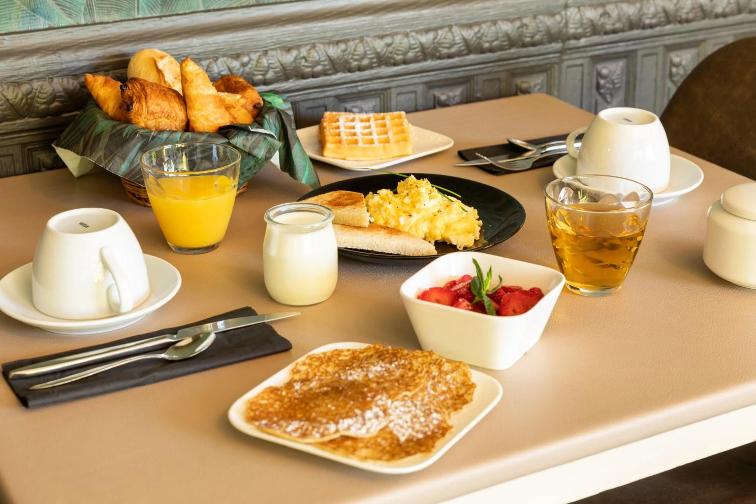 Food and drinks in Hotel De La Pommeraie