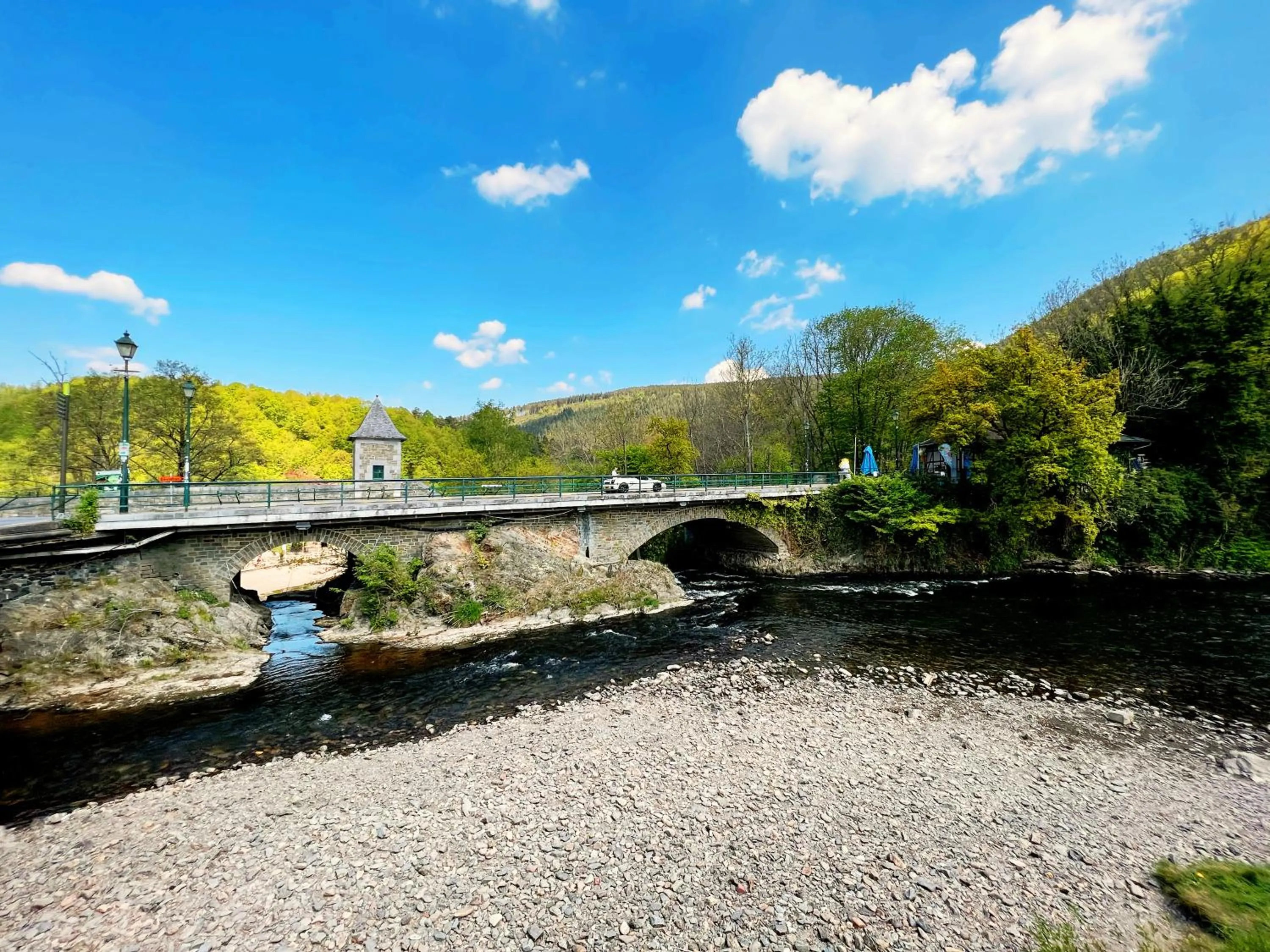 Au sommet de la cascade