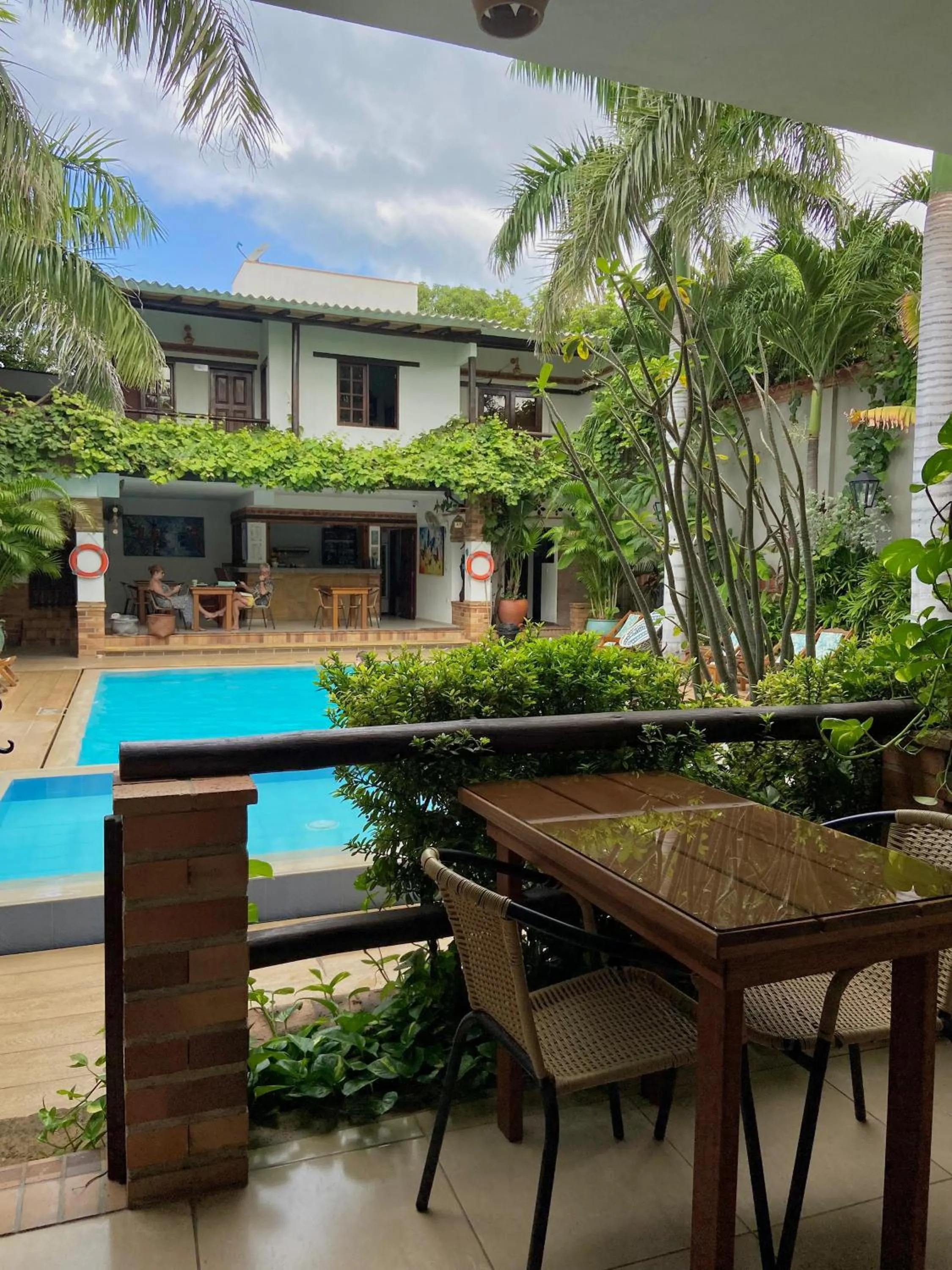 Restaurant/places to eat in Camali Hotel