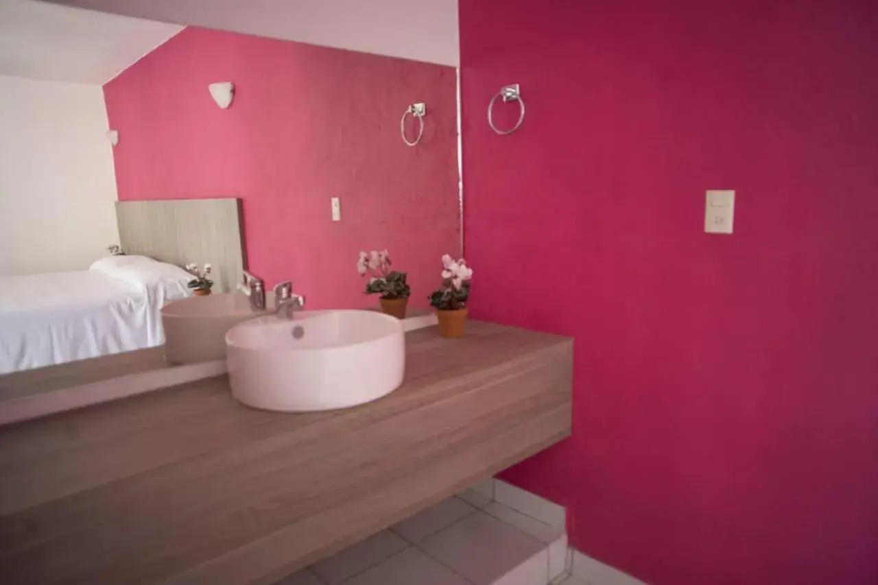 Standard Twin Room in Hotel Santa Cruz Juchitan Standard Twin Room in Hotel Santa Cruz Juchitan