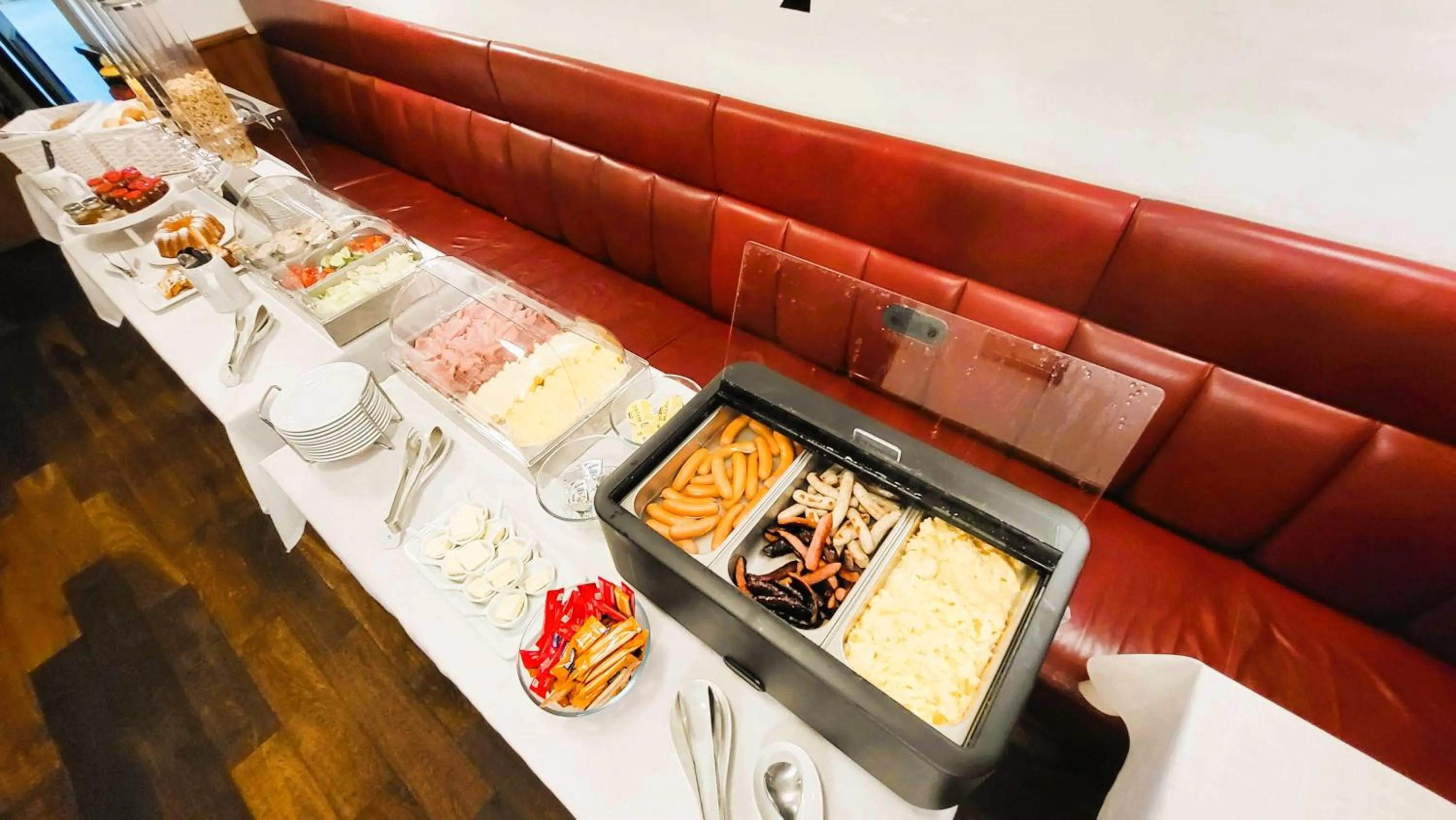 Breakfast in Hotel Nelly Kellys