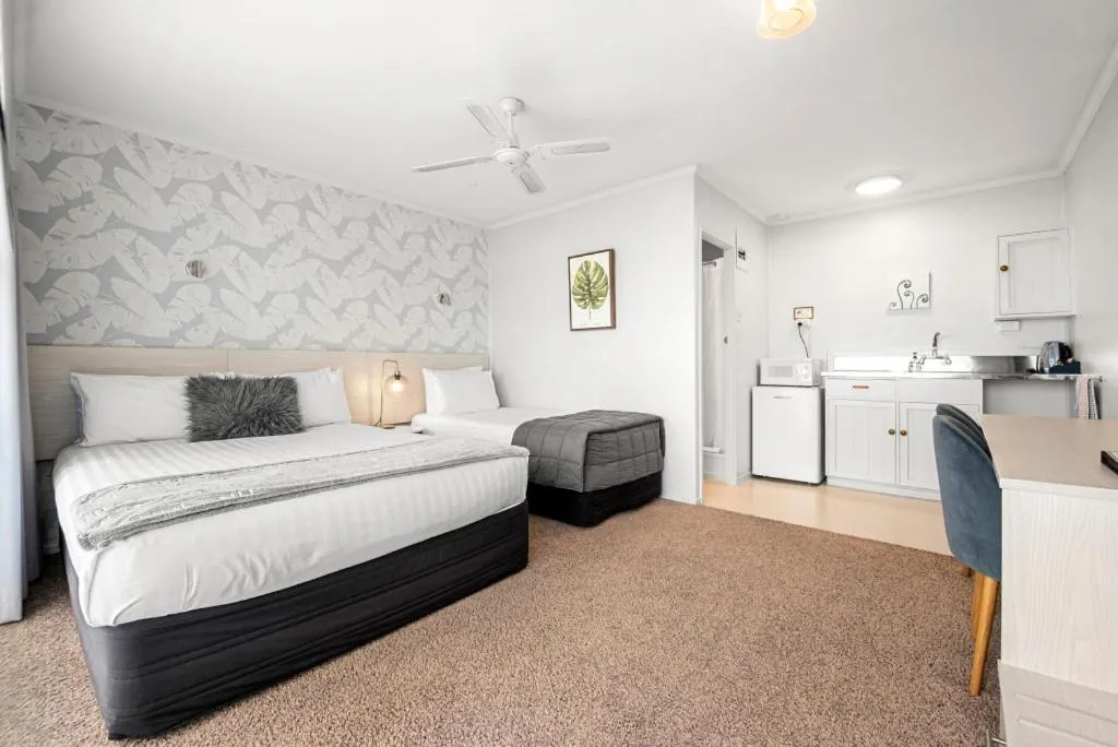 Photo of the whole room, Bed in Te Aroha Motel