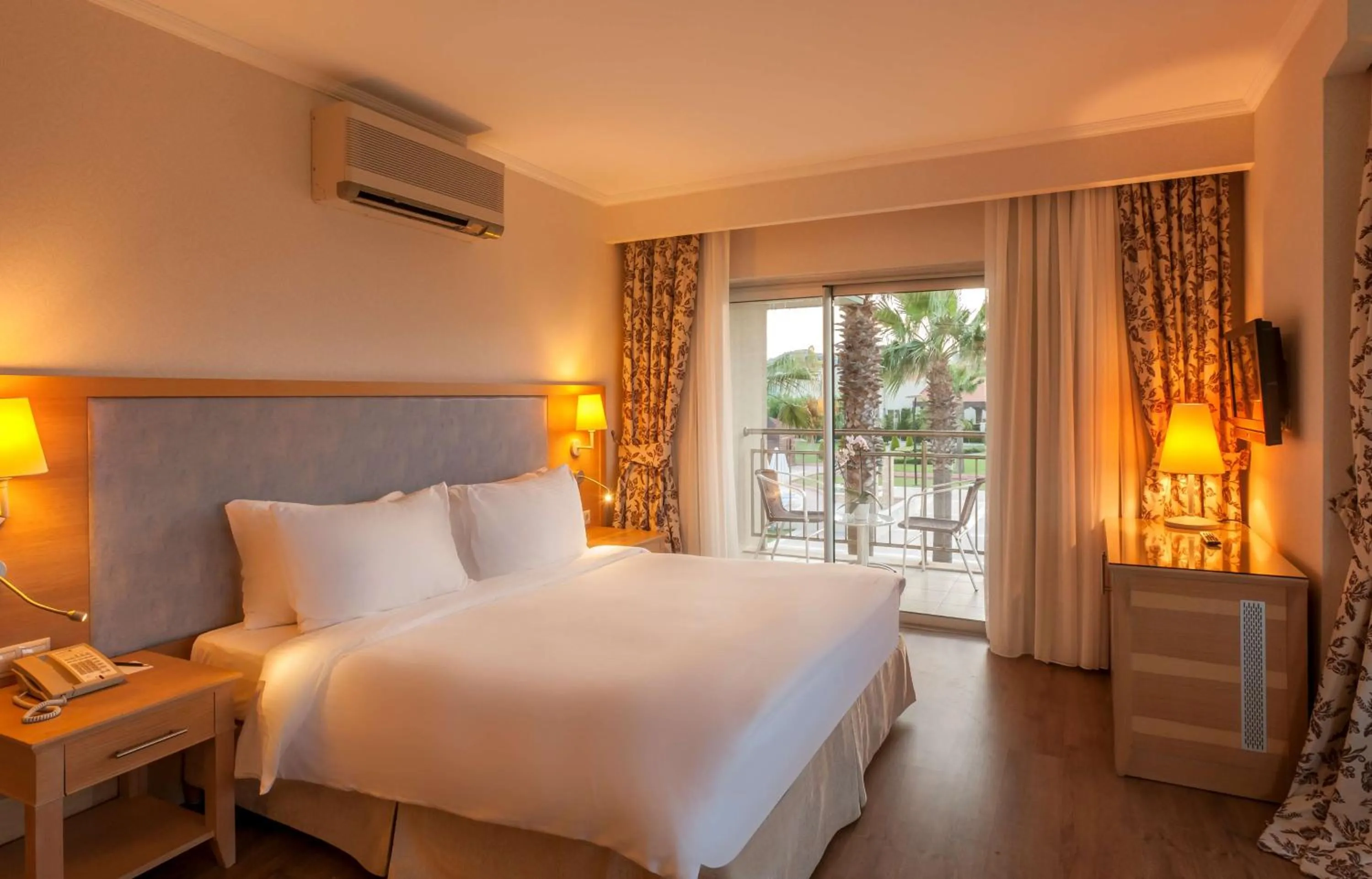 Premium Room with Balcony and Sea View in Radisson Blu Resort & Spa Cesme