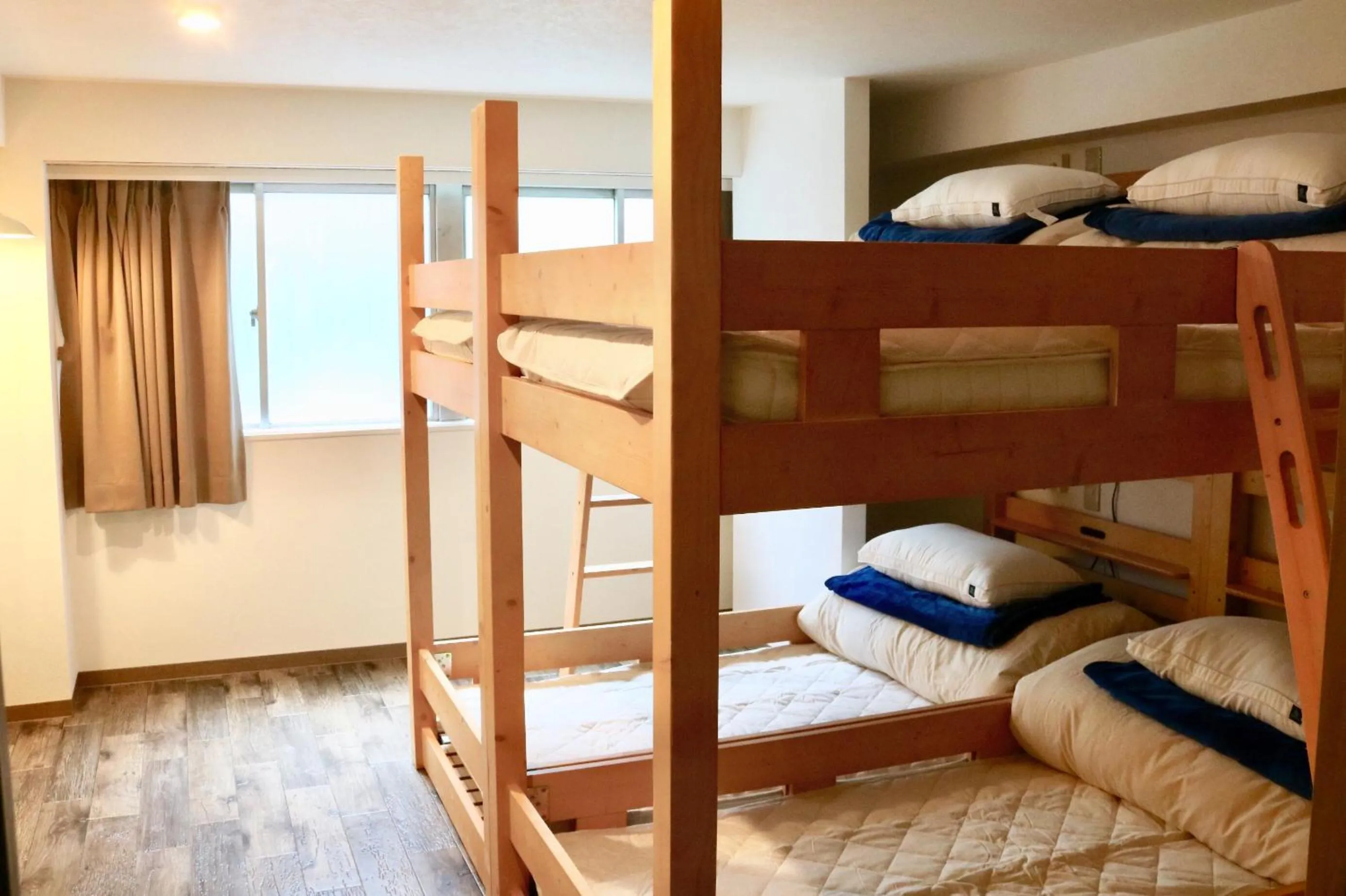 bunk bed, Bed in Trip & Sleep Hostel