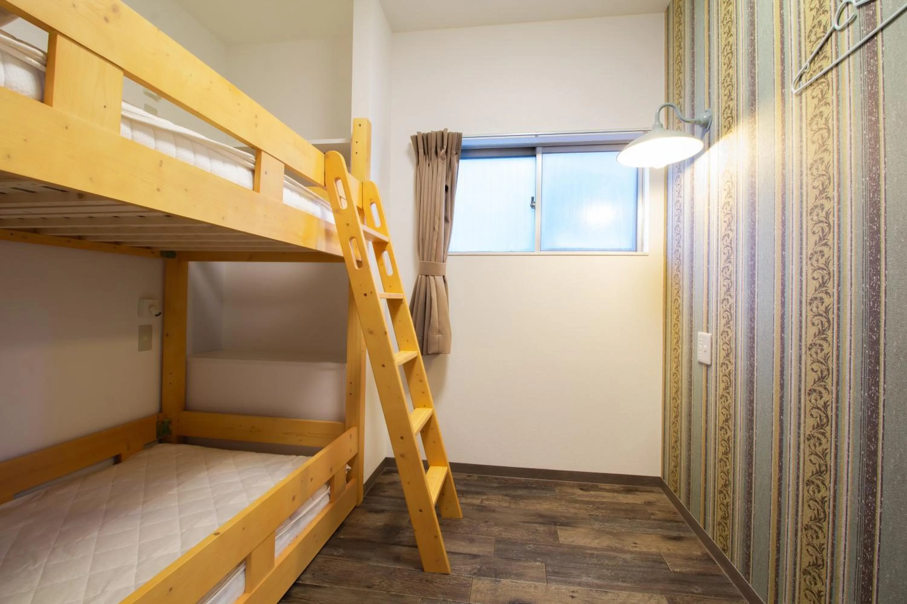 bunk bed, Bed in Trip & Sleep Hostel