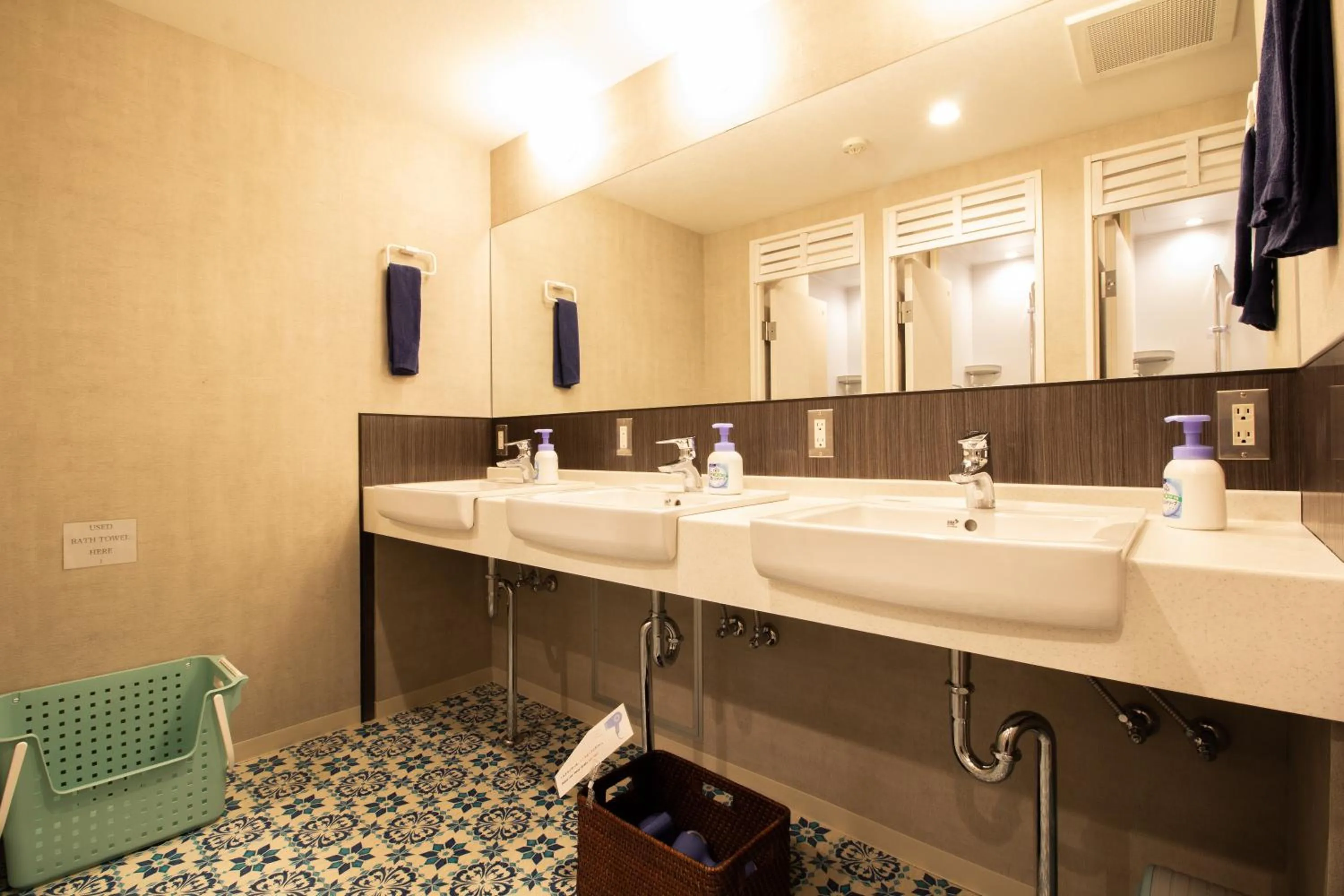 Shower in Trip & Sleep Hostel