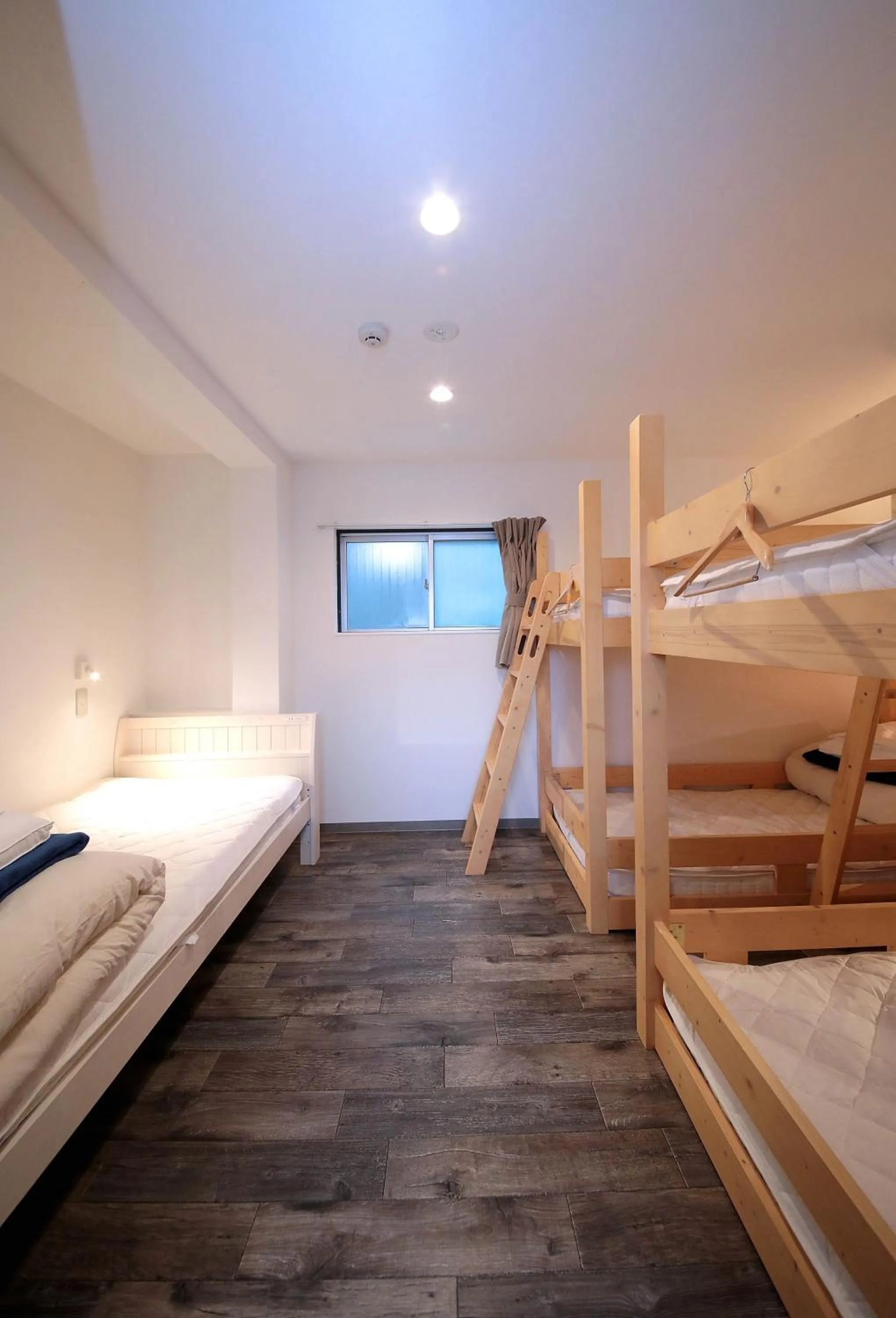 bunk bed, Bed in Trip & Sleep Hostel