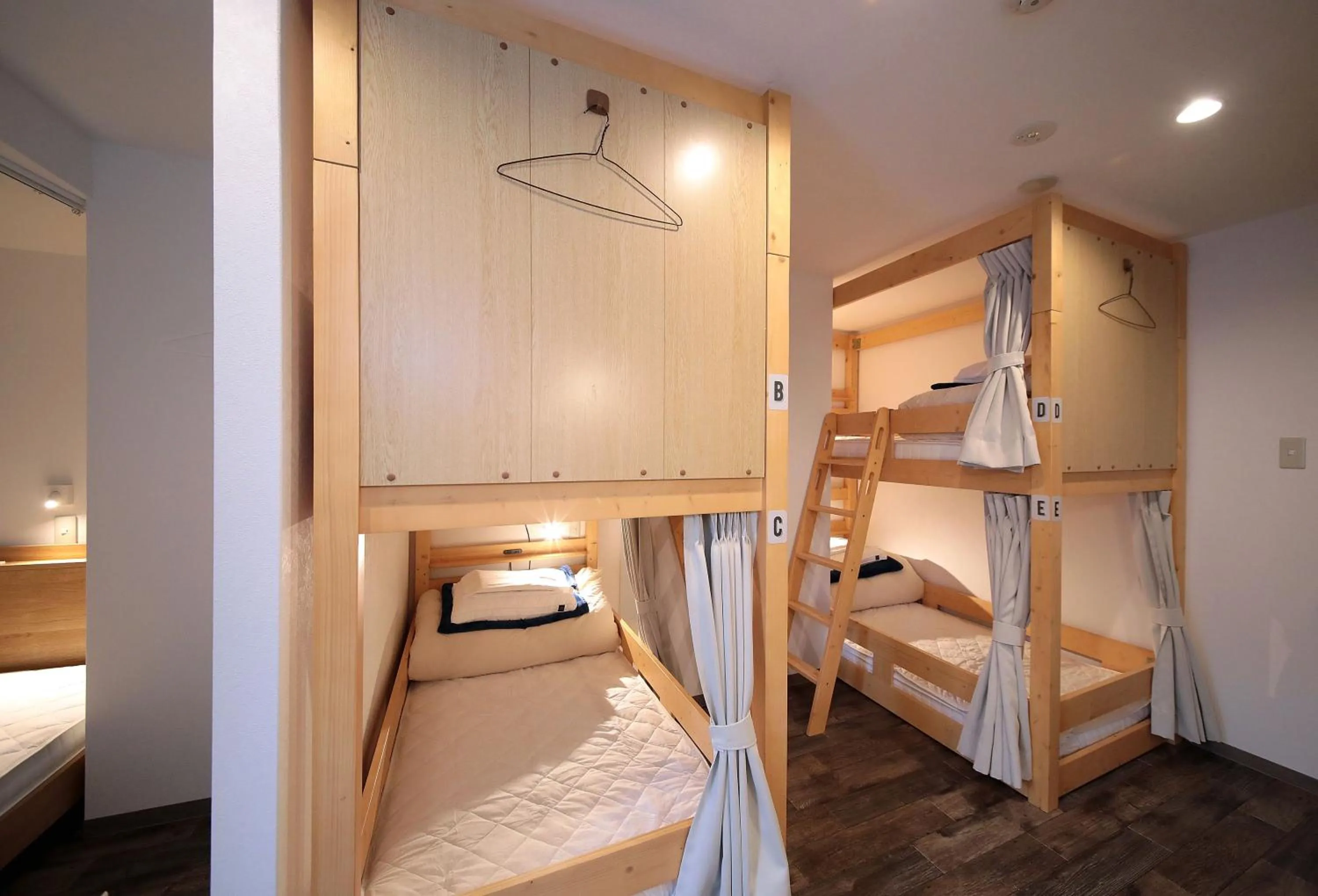 bunk bed, Bed in Trip & Sleep Hostel