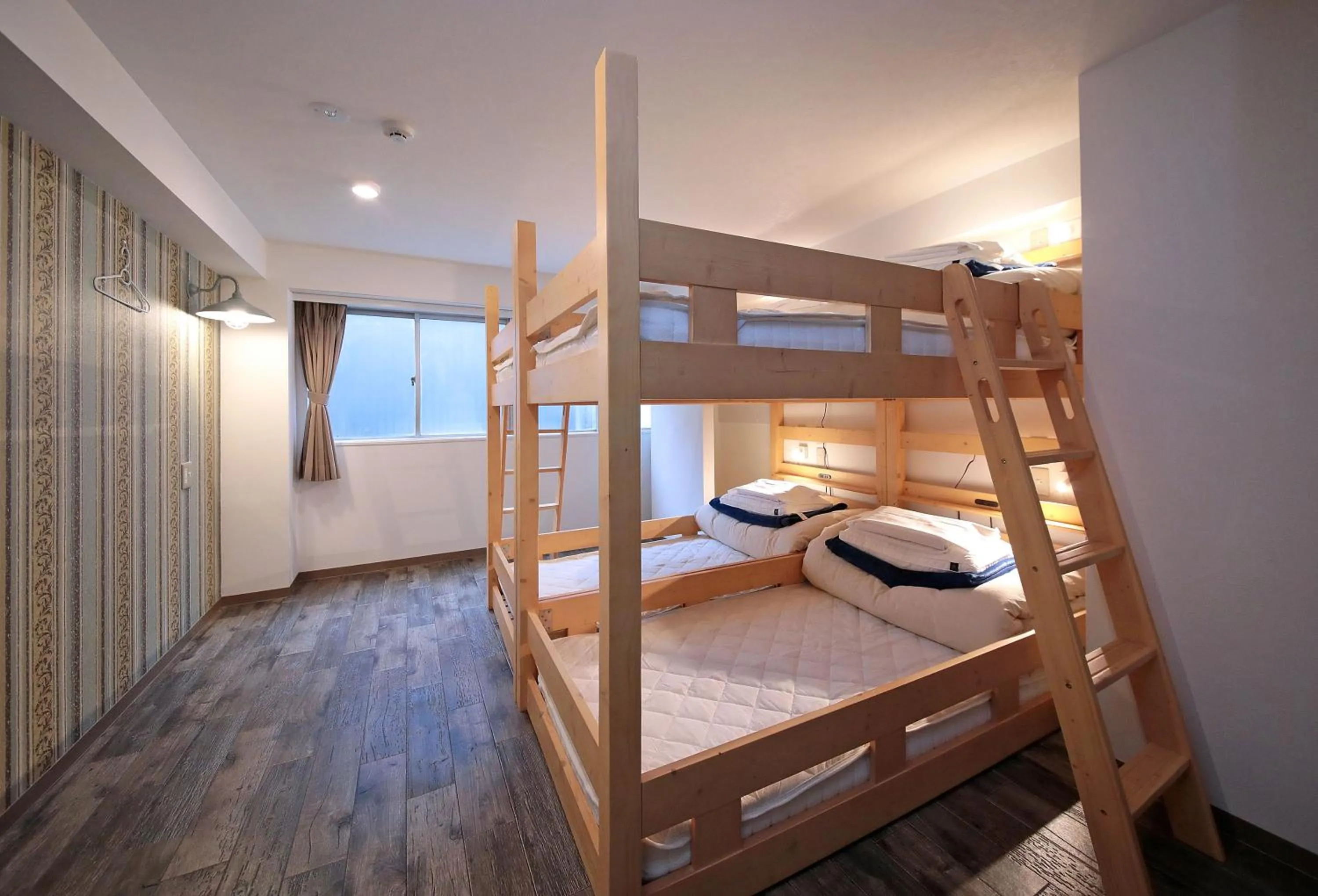 bunk bed, Bed in Trip & Sleep Hostel