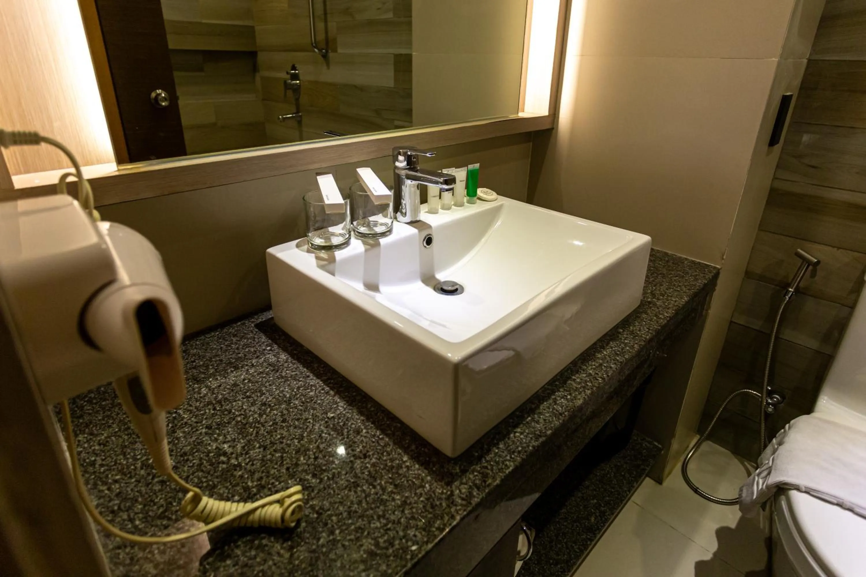 Bathroom in Santorini Hotel