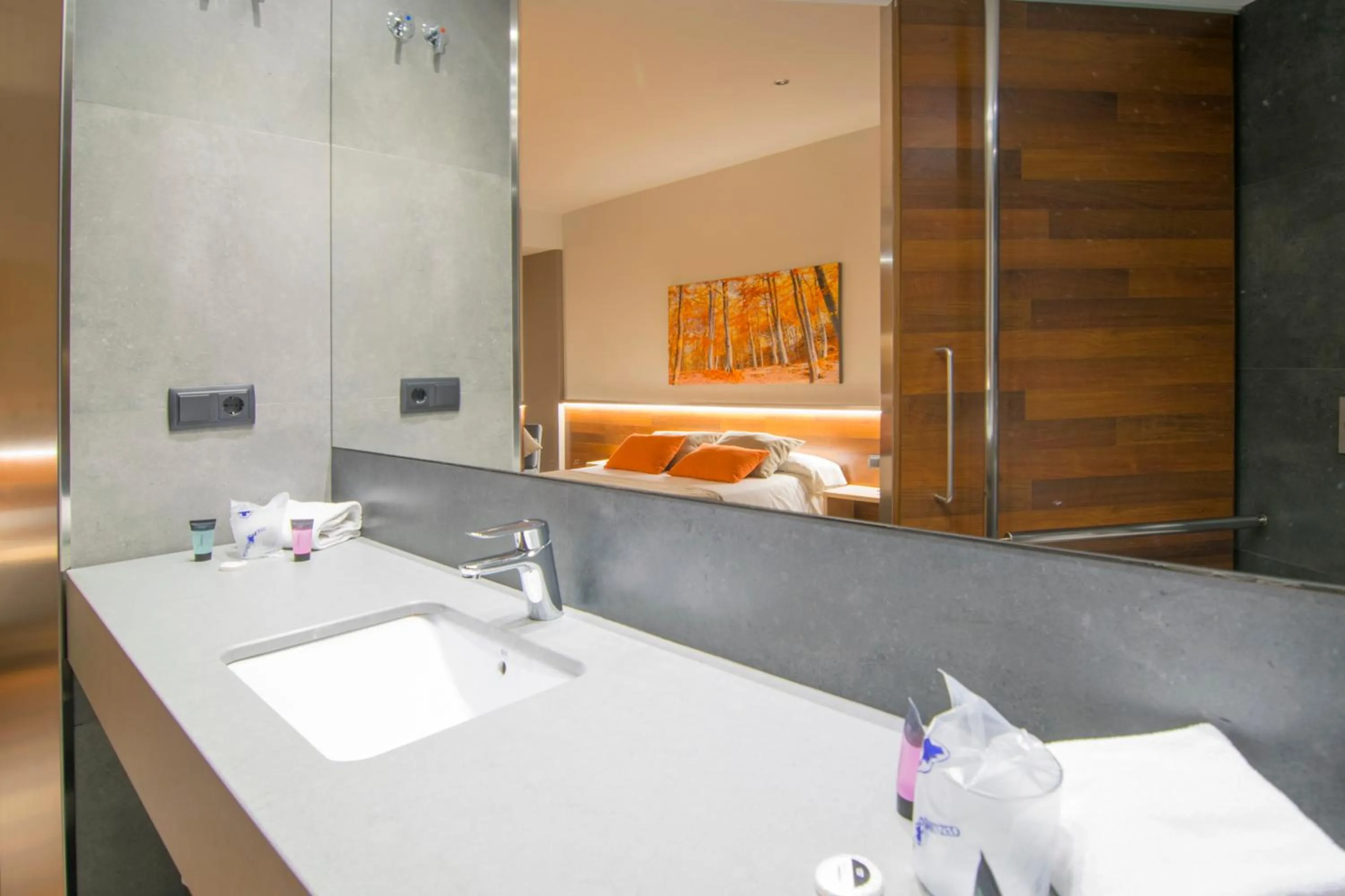 Bathroom in Hotel America Igualada