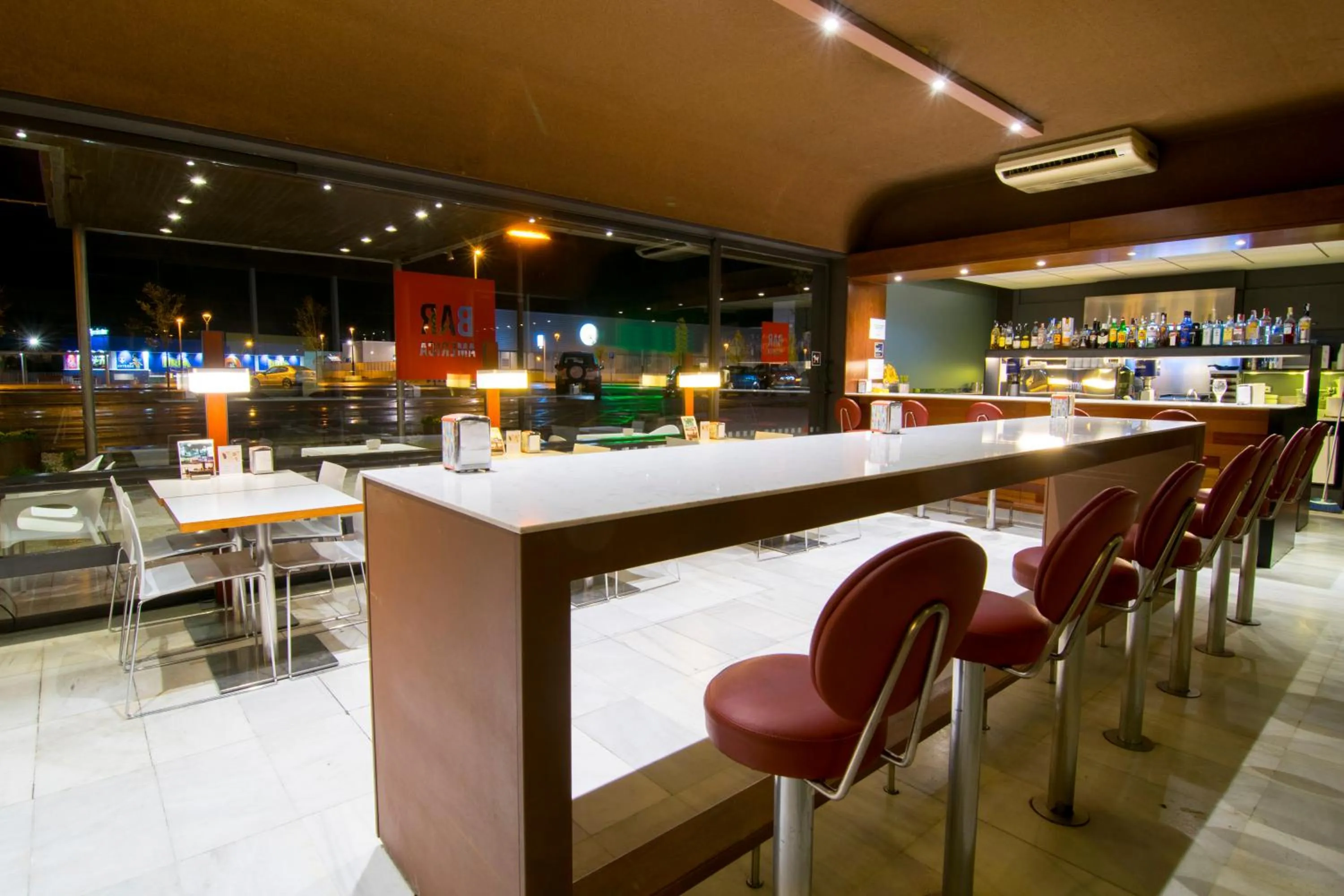 Lounge or bar in Hotel America Igualada