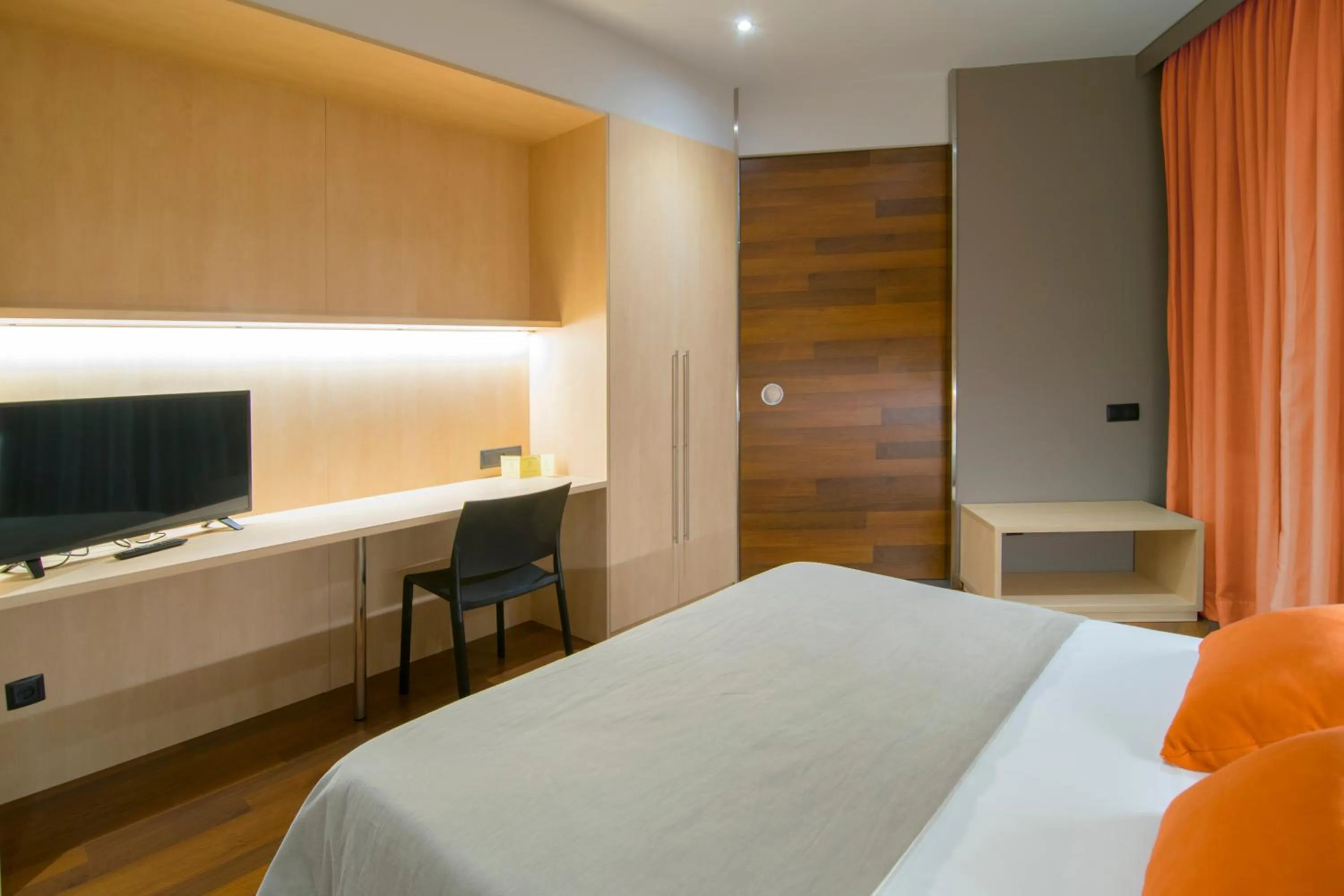 Photo of the whole room, Bed in Hotel America Igualada