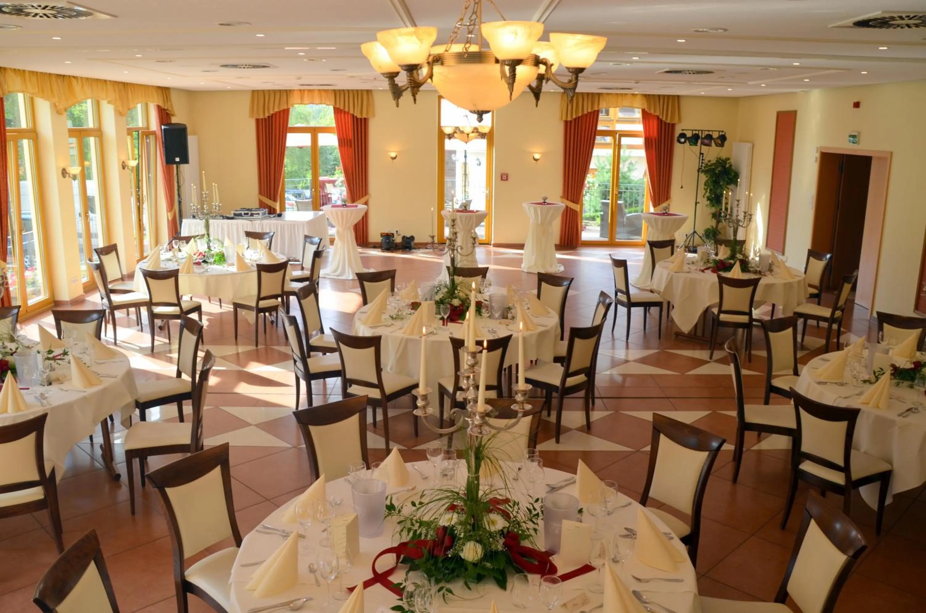 Restaurant/places to eat in Jagdhof Klein Heilig Kreuz