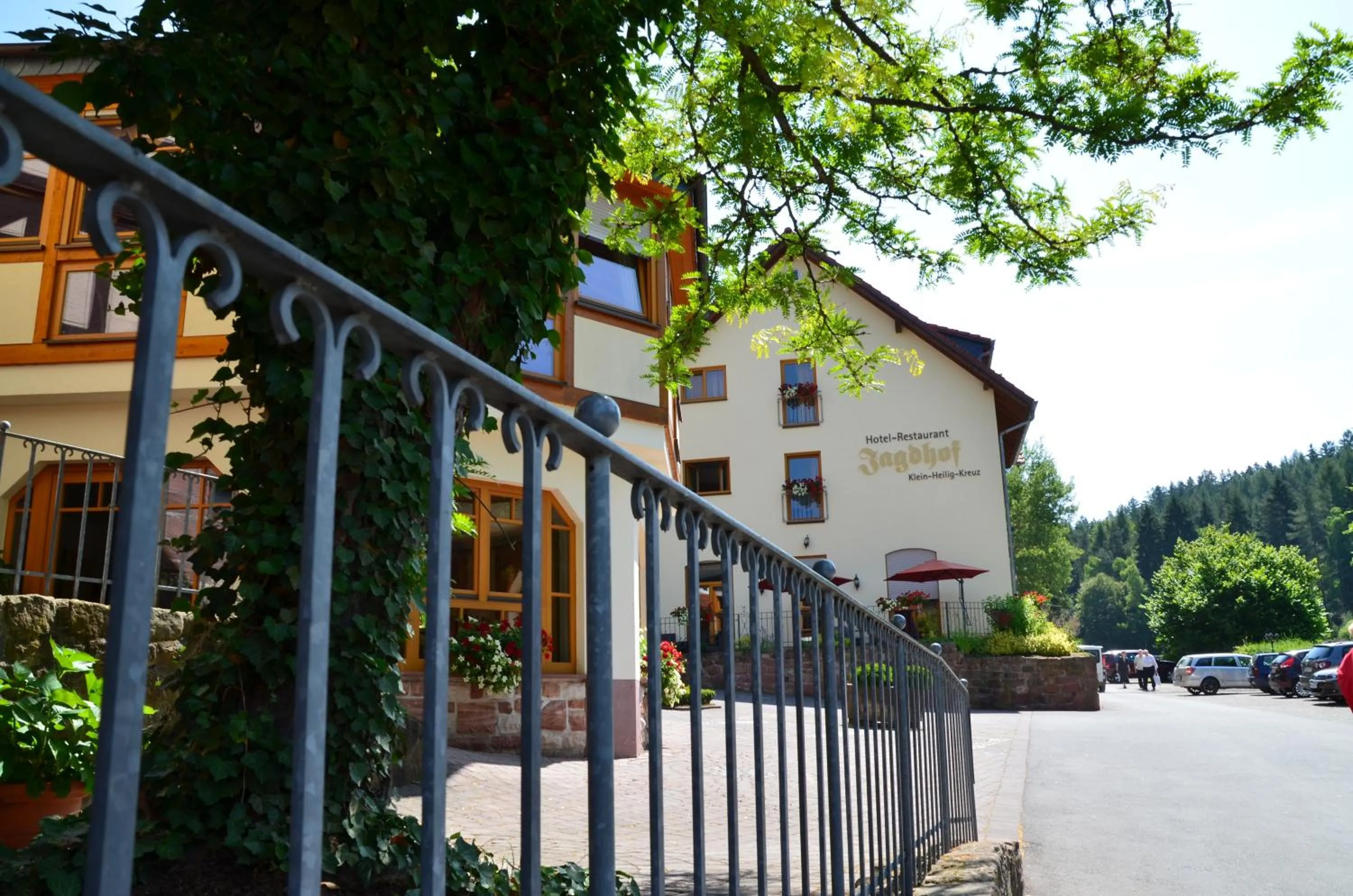 Property building in Jagdhof Klein Heilig Kreuz