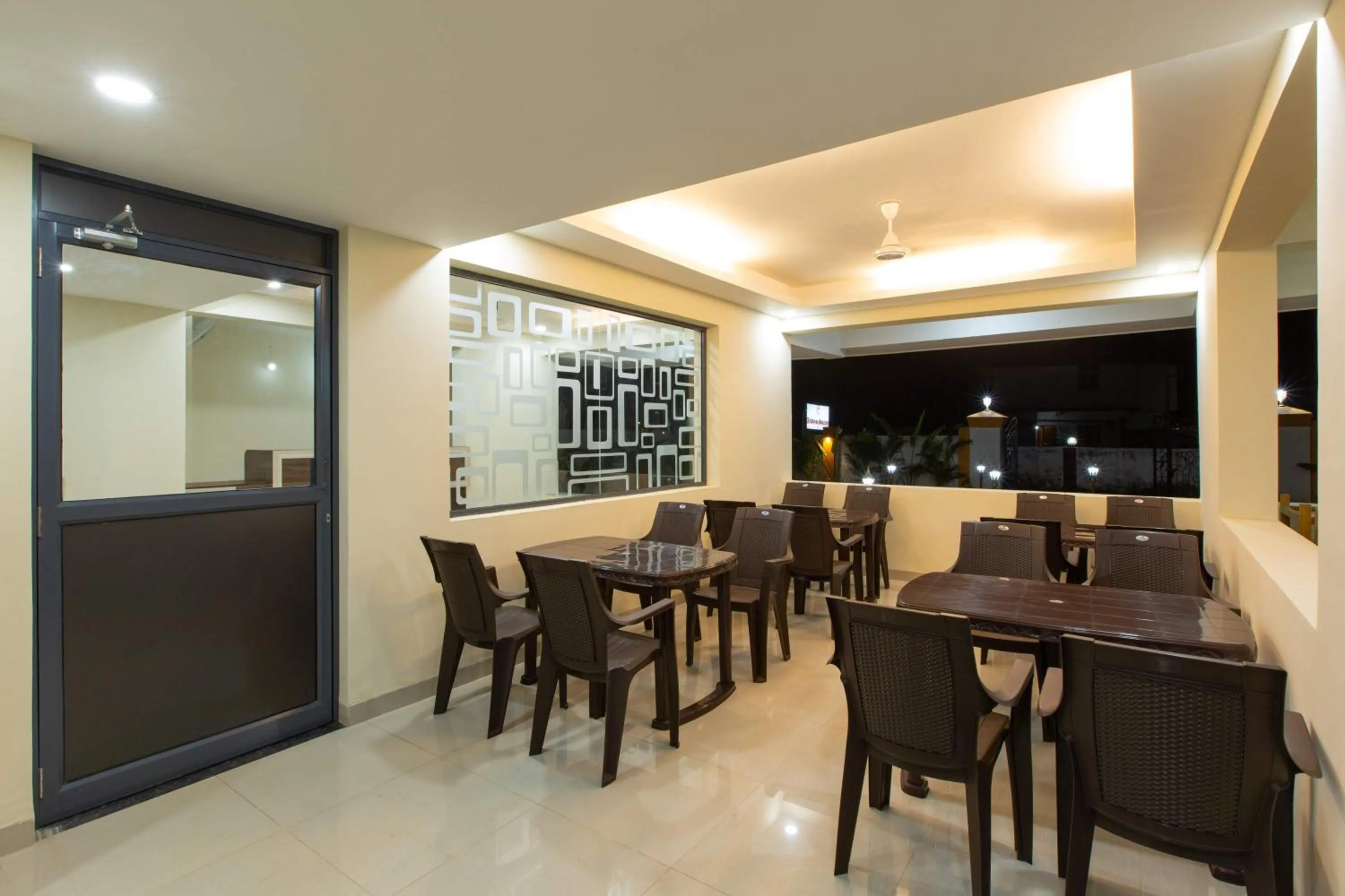 Restaurant/places to eat in Tridiva Morjim 150 Meters to Morjim Beach